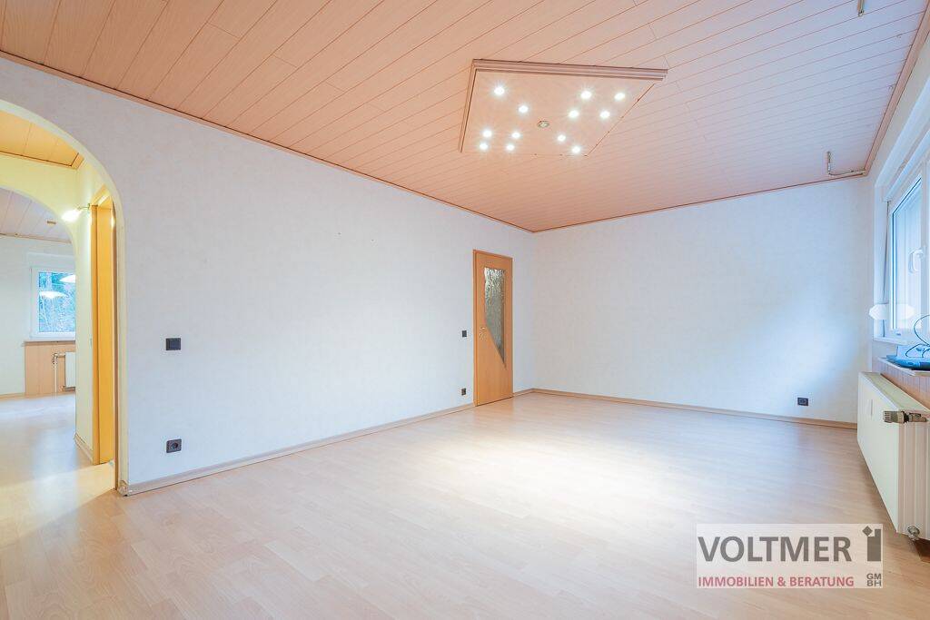 KOMFORT – großzügige Eigentumswohnung mit Loggia und Fahrstuhl in Wellesweiler!, 66539 Neunkirchen