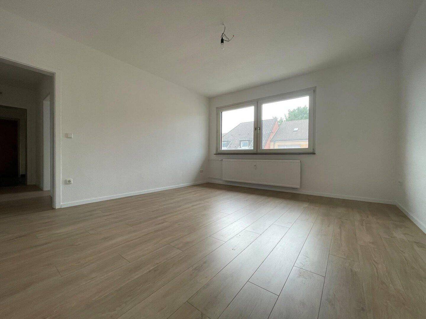 renovierte 3 Zimmer, frei ab sofort, 46145 Oberhausen