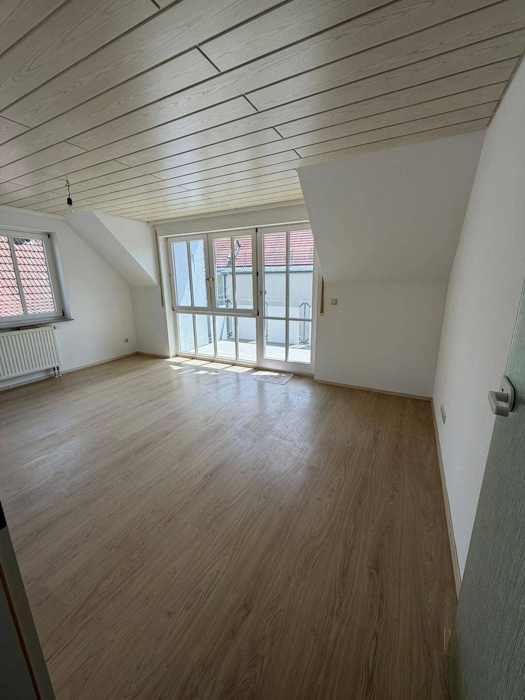 Helle 4-Zimmer-Wohnung mit Südbalkon in zentraler Lage, 89415 Lauingen (Donau)