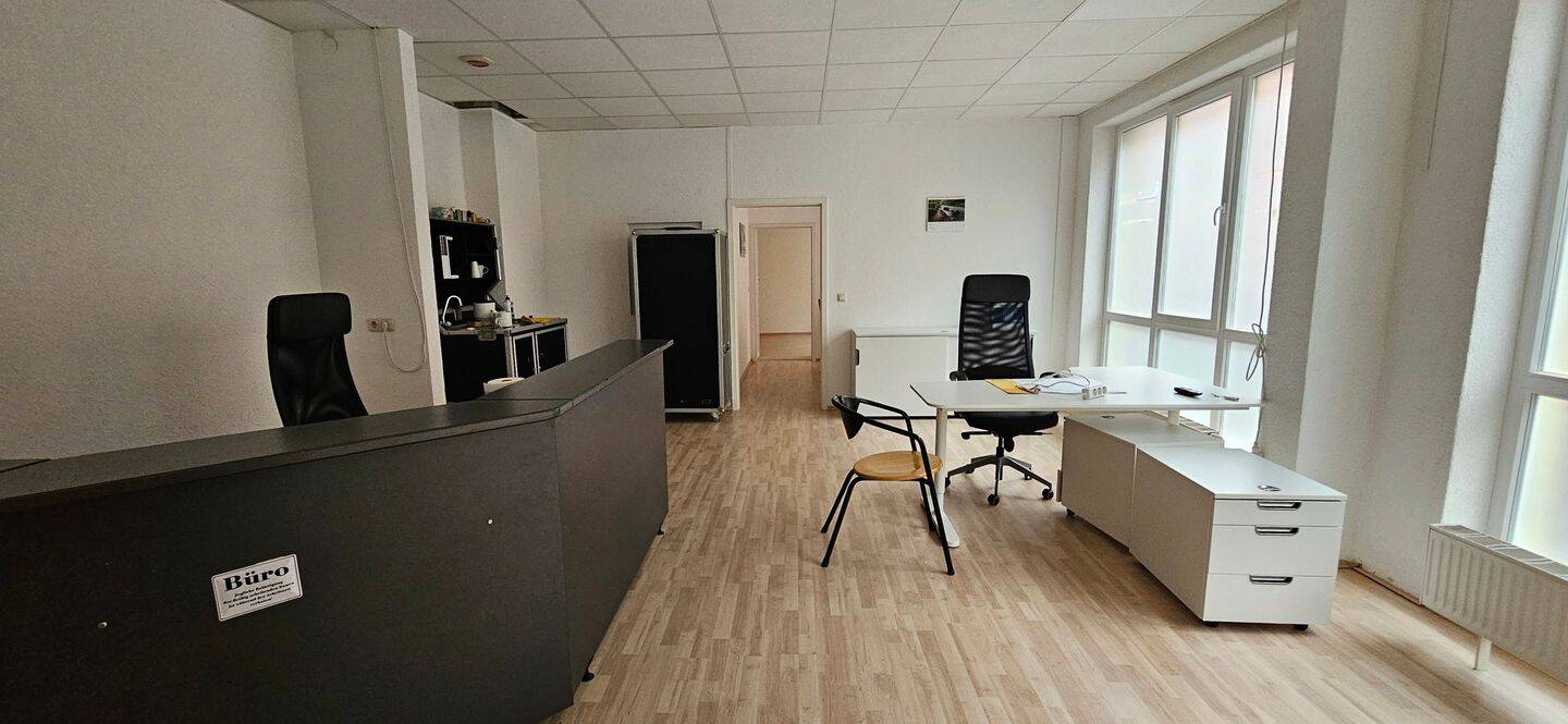 Helle Erdgeschosswohnung mit Office-Charme, 99089 Erfurt (Altstadt Andreasvorstadt Berliner Platz Ilversgehofen Rieth)
