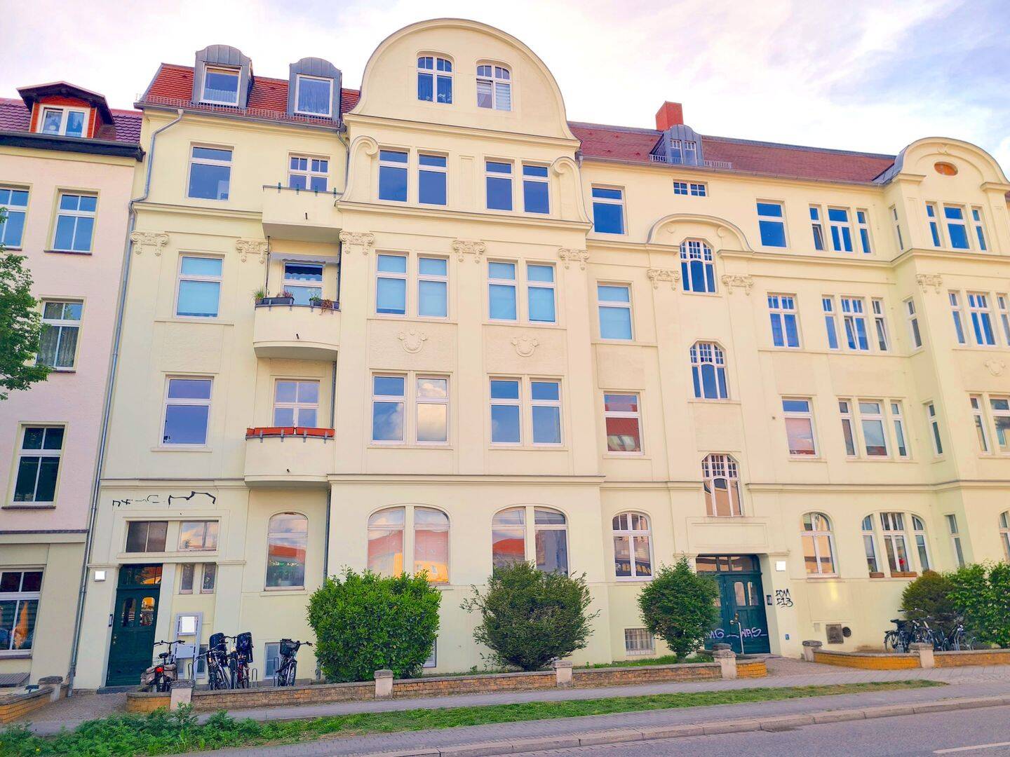 Große Räume, Vollbad, Balkon, neue Tür – Hohe Erhaltungsrücklage!, 39108 Magdeburg (Altstadt Stadtfeld Ost)