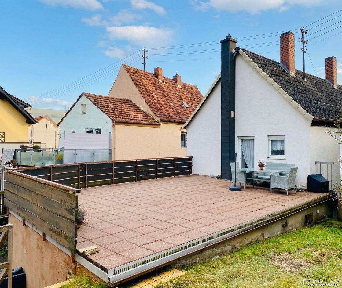 Großes Grundstück, viele Möglichkeiten – Einfamilienhaus mit 143 m² Wohnfläche, 66851 Queidersbach