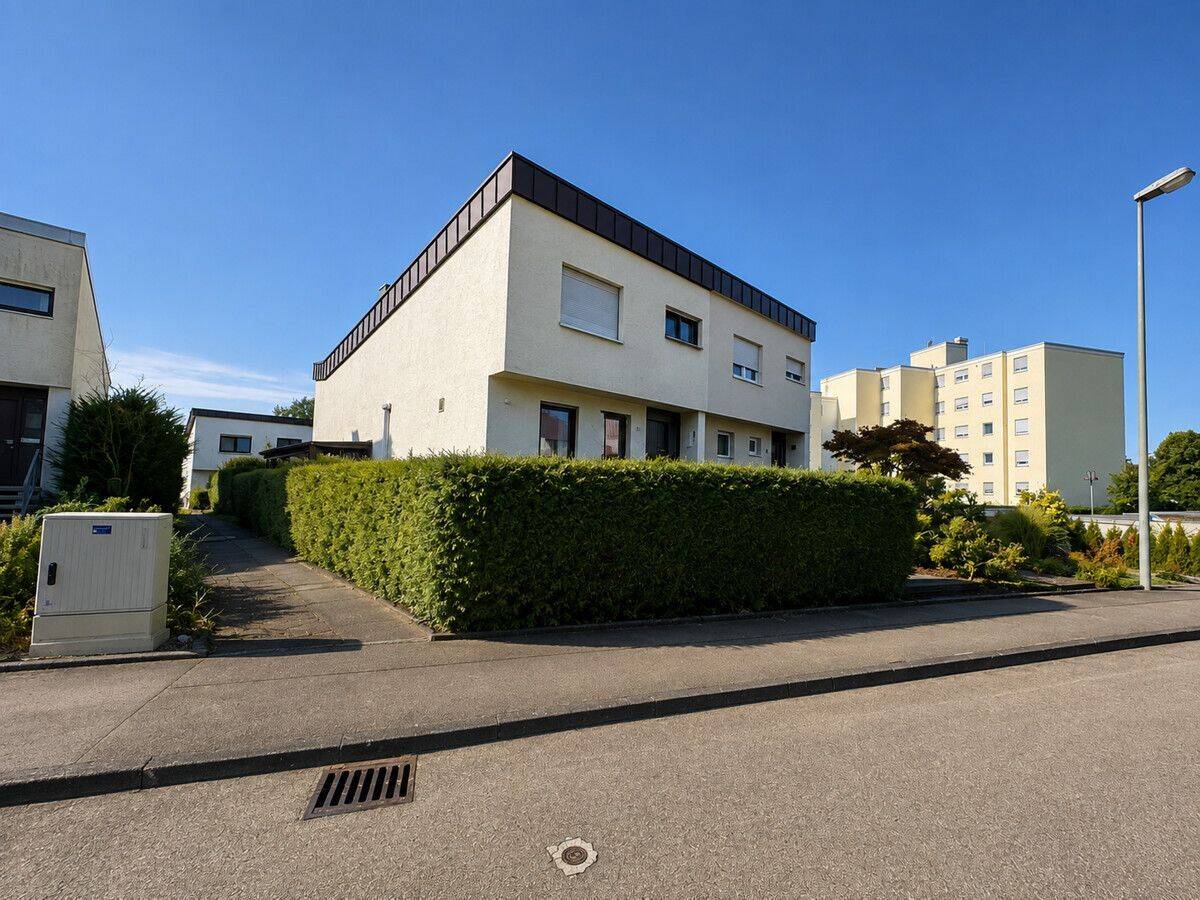 Familienglück mit Garten: Modernisiertes Reiheneckhaus in schöner Lage, 73098 Rechberghausen