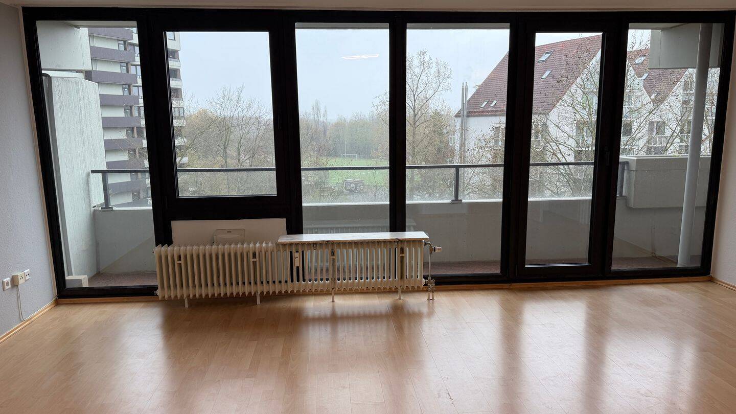 Komfortable Einzimmerwohnung mit großer Küche und Balkon zum Selbstbezug in Köln Westhoven, 51149 Köln (Porz Eil Ensen Gremberghoven Westhoven)