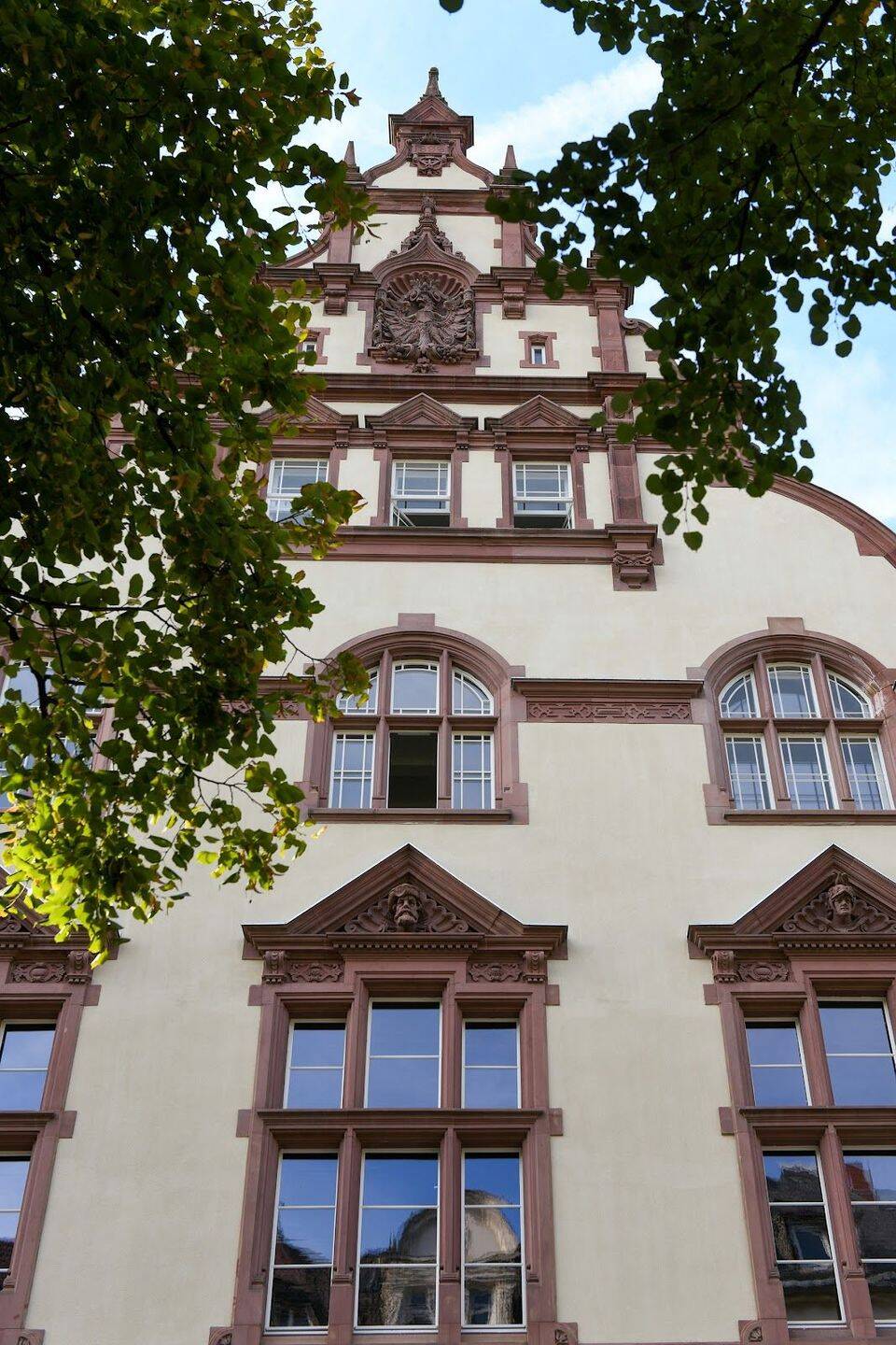 Wohnen mit besonderem Charakter – stilvolle Maisonette-Wohnung in Wiesbaden