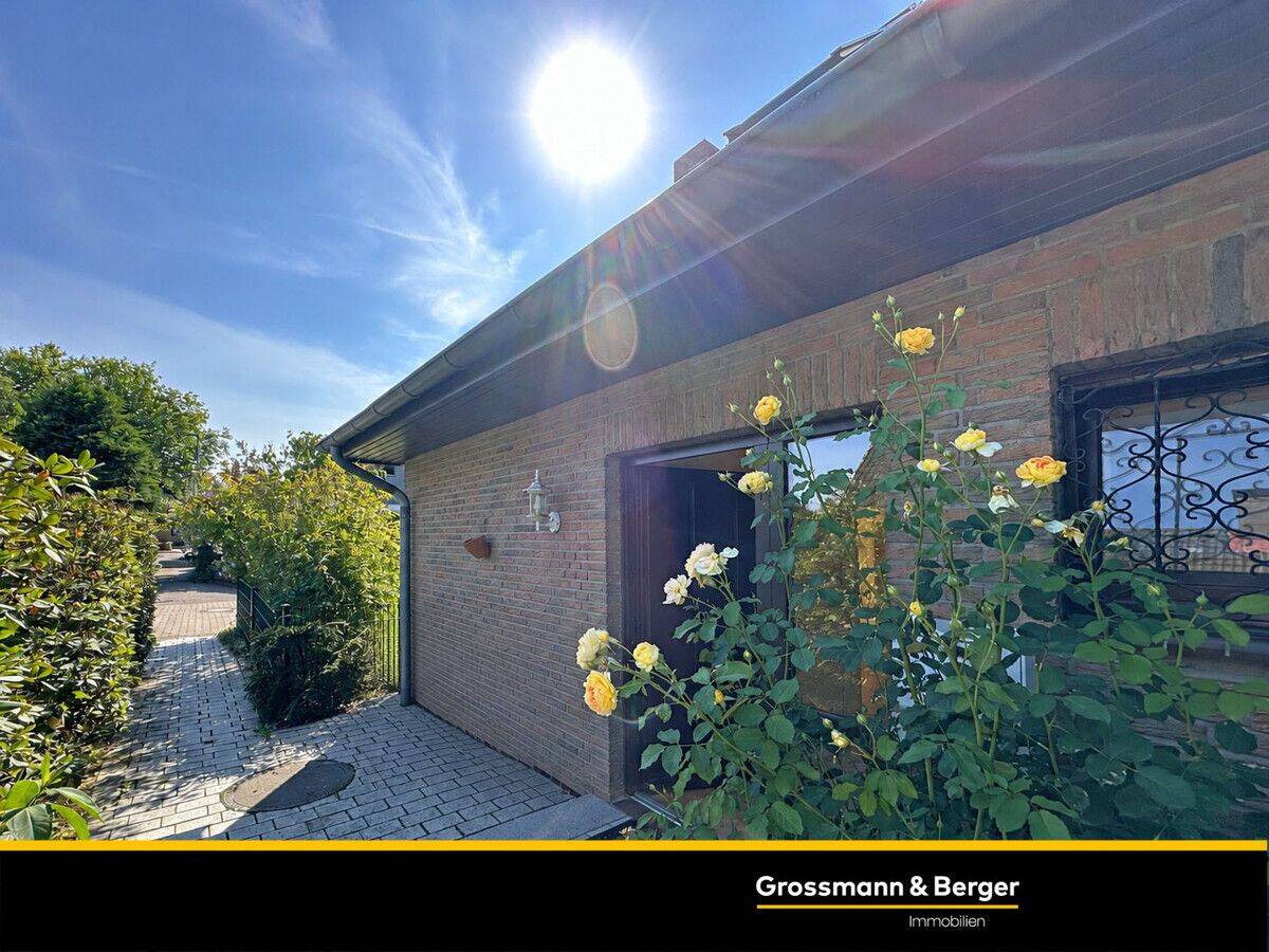 Sonnige Doppelhaushälfte mit Keller & Carport, 22941 Bargteheide