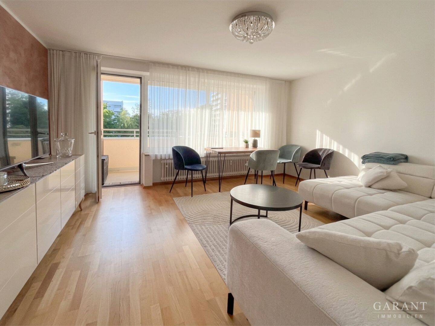 Moderne 3 Zimmer-Wohnung mit zwei Balkonen in München-Perlach, 81737 München (Ramersdorf-Perlach)