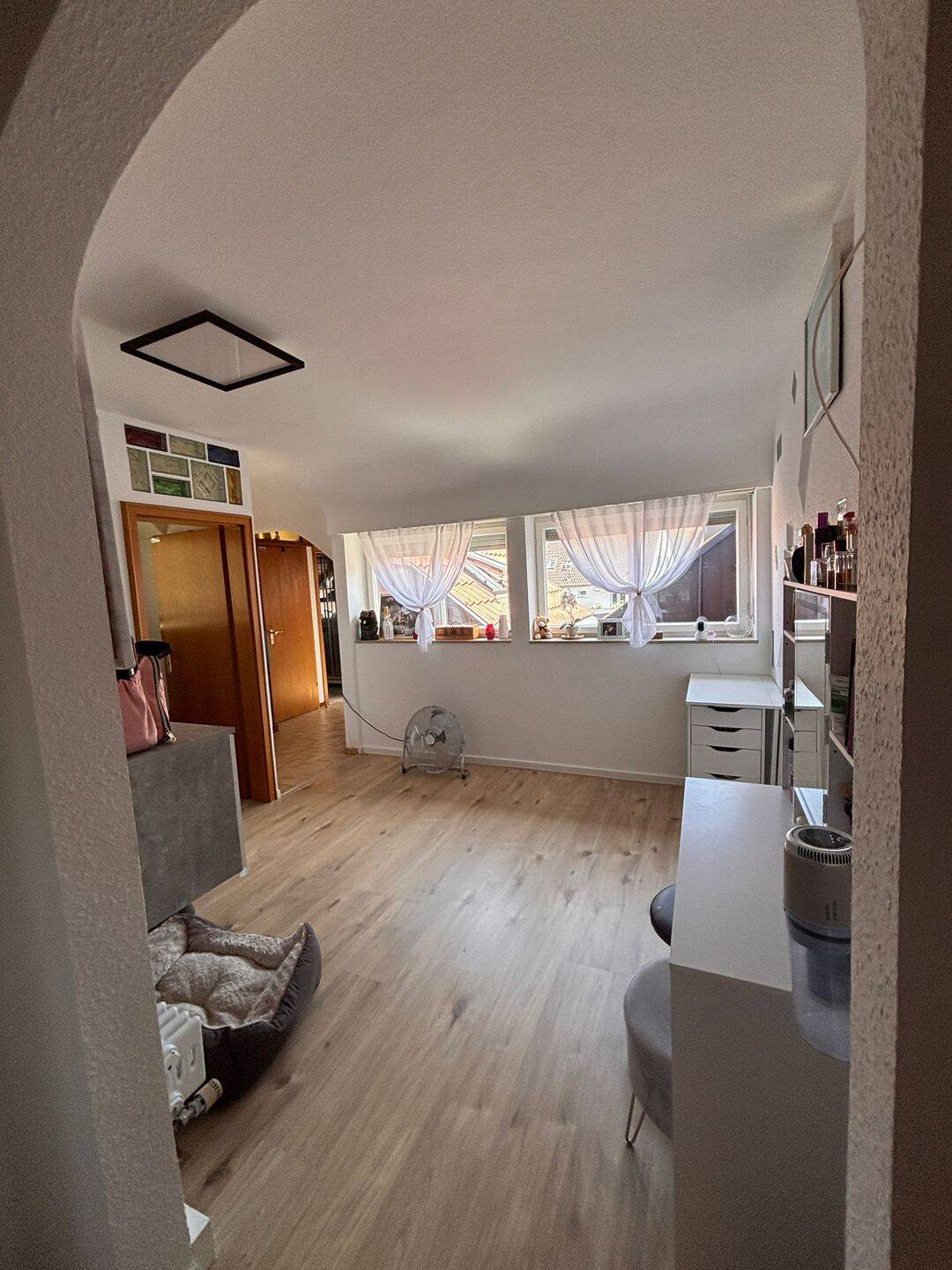 Angenehm wohnen und entspannen – charmante Wohnung mit Balkon, 70327 Stuttgart