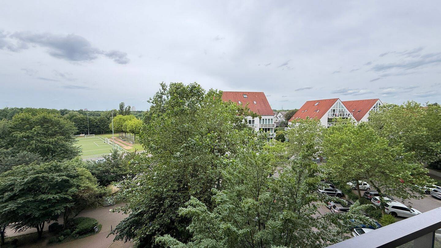 Einziehen & wohlfühlen: 3-Zimmer-Wohnung mit 2 Bädern und 2 Balkonen in Köln-Westhoven, 51149 Köln (Porz Eil Ensen Gremberghoven Westhoven)