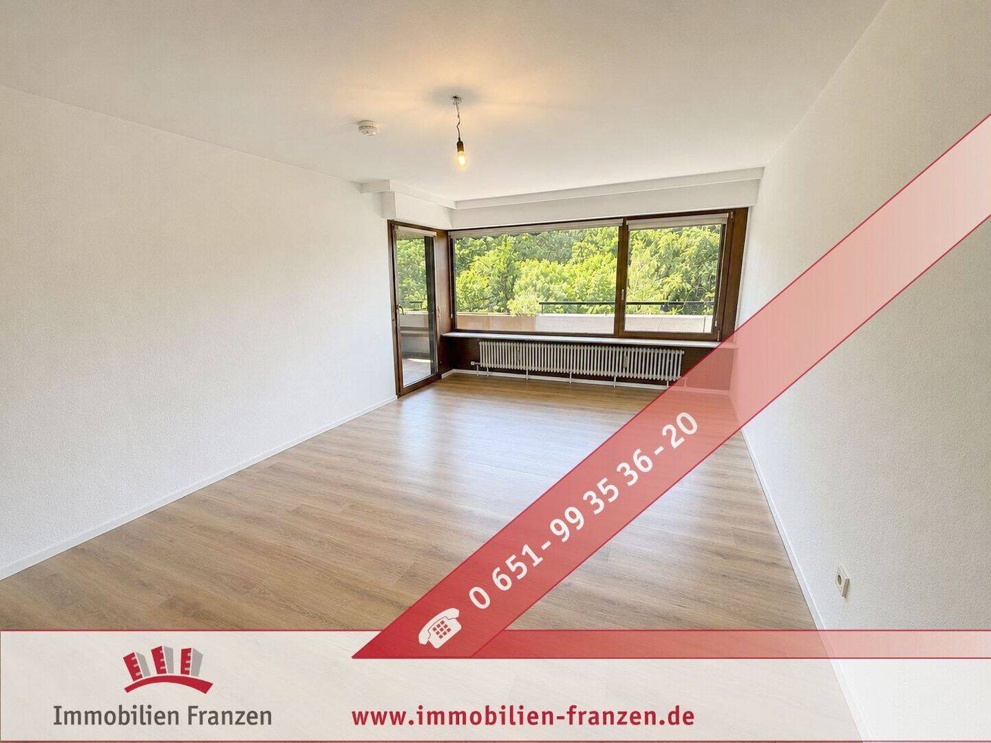 Wohnen im Grünen mit Ausblick – gepflegte 2-Zimmer-Wohnung mit Balkon und Tiefgarage!, 54296 Trier