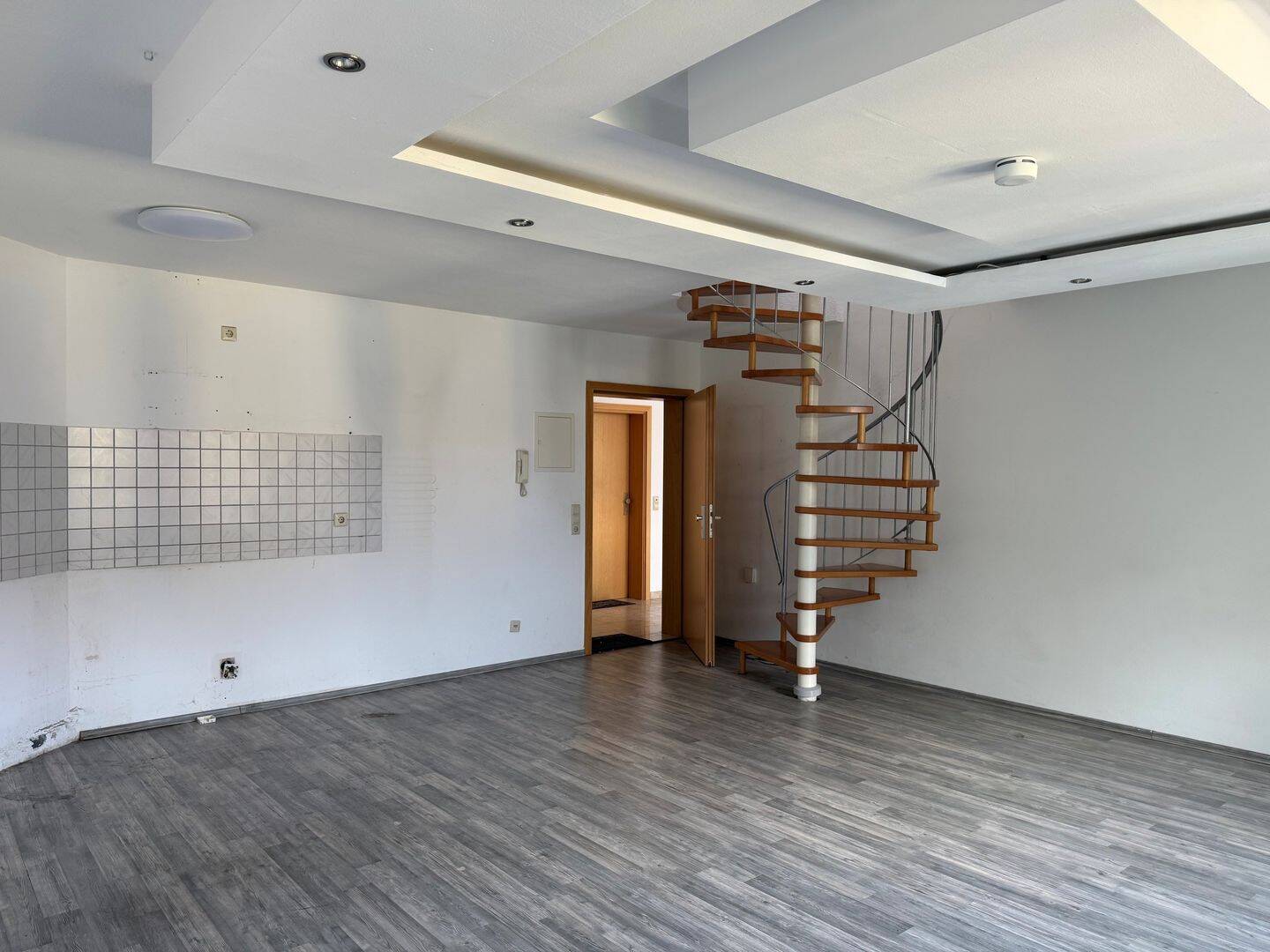 gemütliche 2,5 Zimmer Wohnung im Zentrum Wolfschlugens, 72649 Wolfschlugen