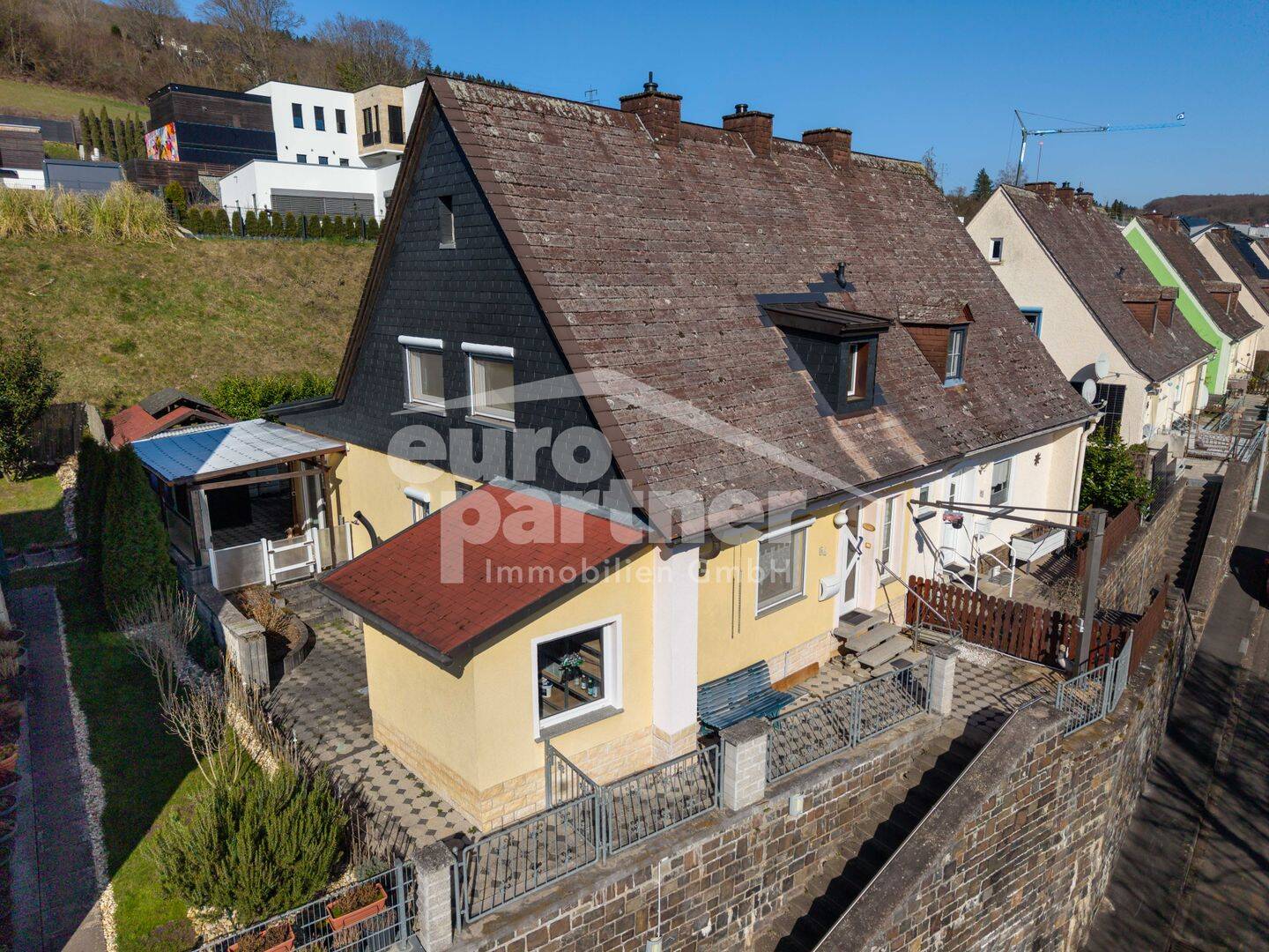 Bezugsfertige Doppelhaushälfte mit Anbau in zentraler Lage von Kirn!, 55606 Kirn