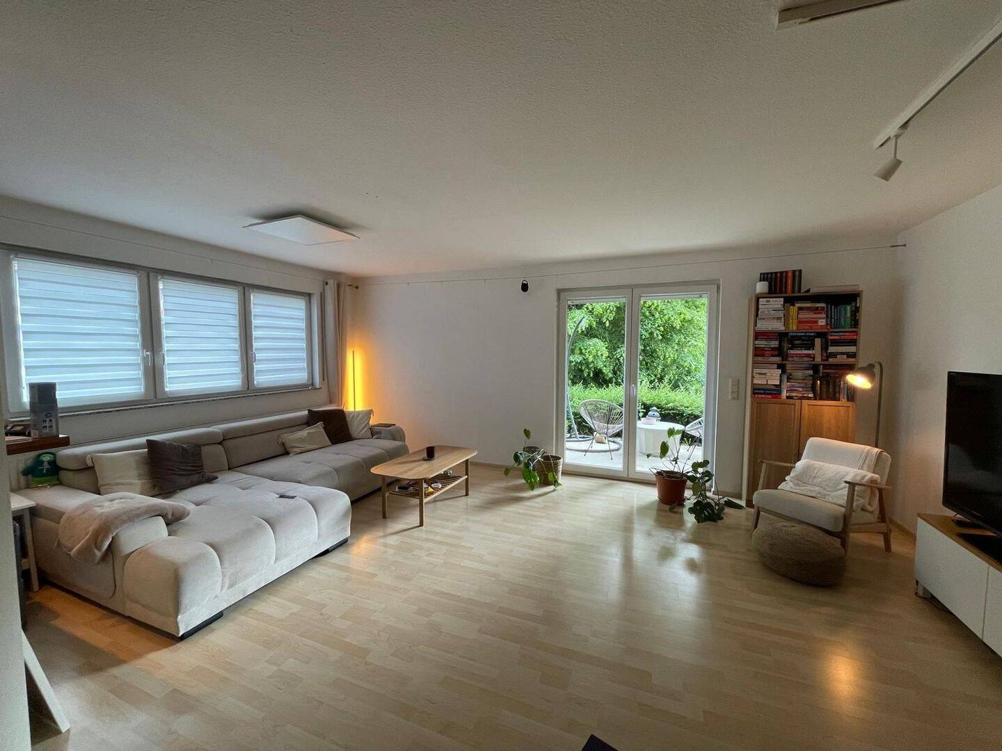 3 ZKB ebenerdige Wohnung mit Terasse und Einbauküche