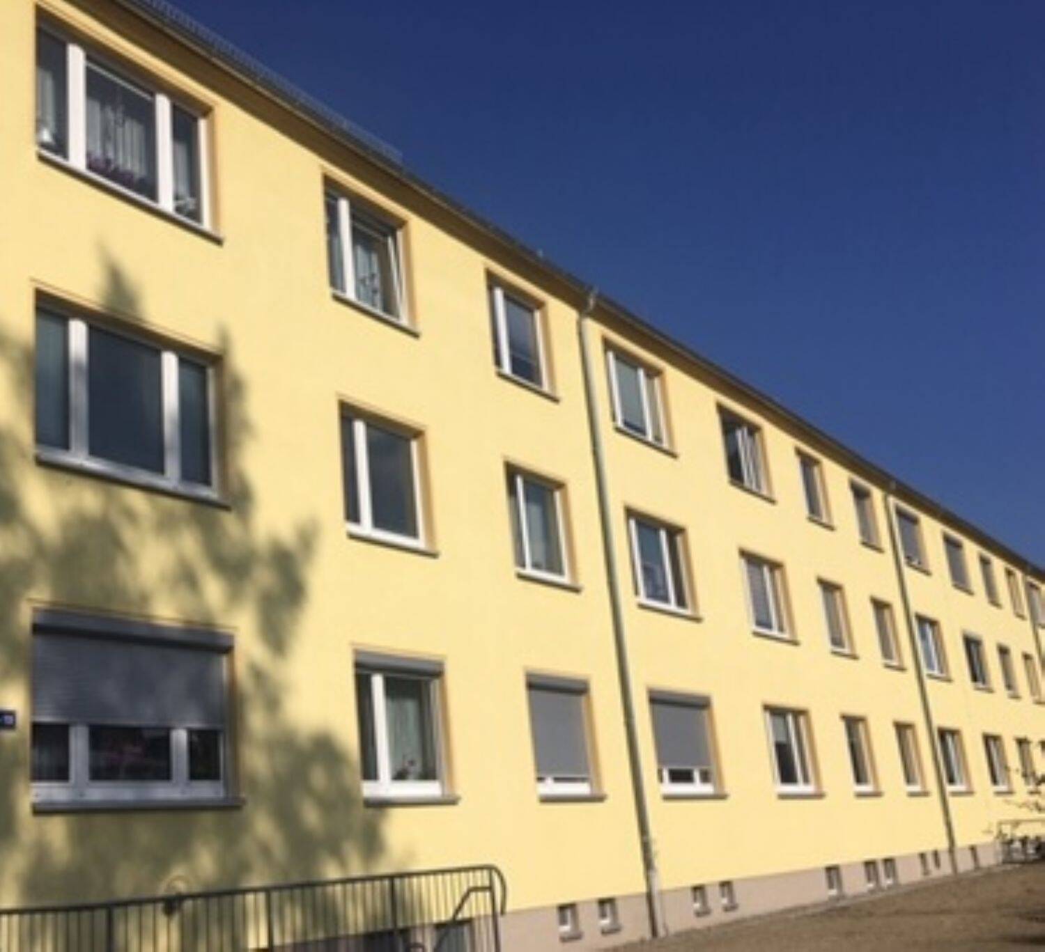 Ruhig gelegene Eigentumswohnung, an der Bleilochtalsperre (Harra), möbeliert zu verkaufen 3 Zimmer, Küche, Bad, Keller. Tel. 0160-4480048, 7366 Rosenthal am Rennsteig (Harra)