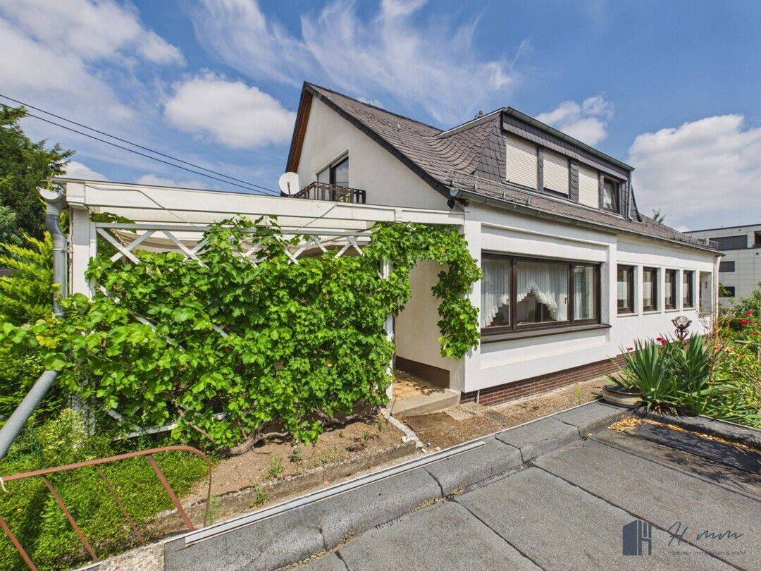 Solides Einfamilienhaus mit idyllischem Garten in Koblenz-Karthause!, 56075 Koblenz (Karthause Mitte Oberwerth Stolzenfels Süd)