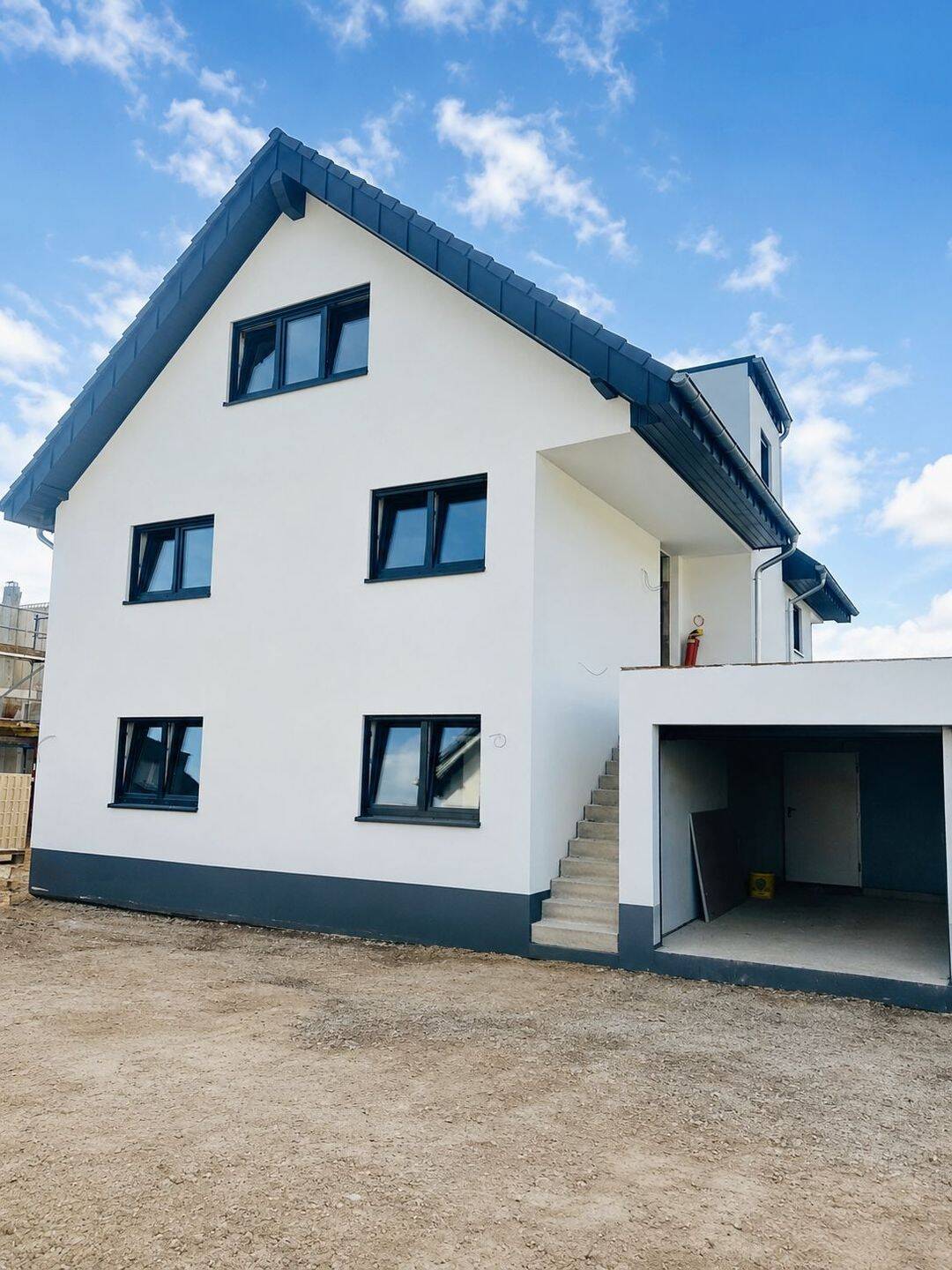 Exklusive Neubau-Maisonette mit separatem Eingang & großer Garage, 50181 Bedburg