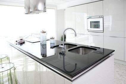 ETW / 5 Zi. / 2 Bäder + Gäste WC / 2 Balkone + Wintergarten / sehr ruhig