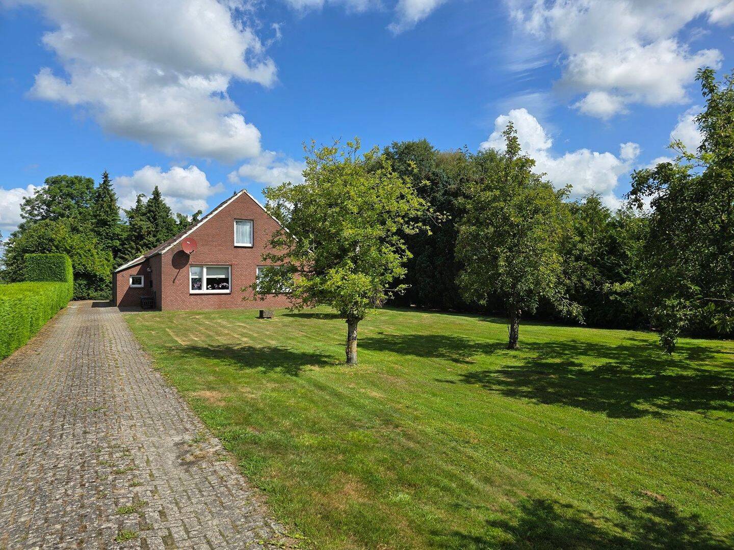 Landhaus in herrlicher Alleinlage mit Weide!, 26847 Detern