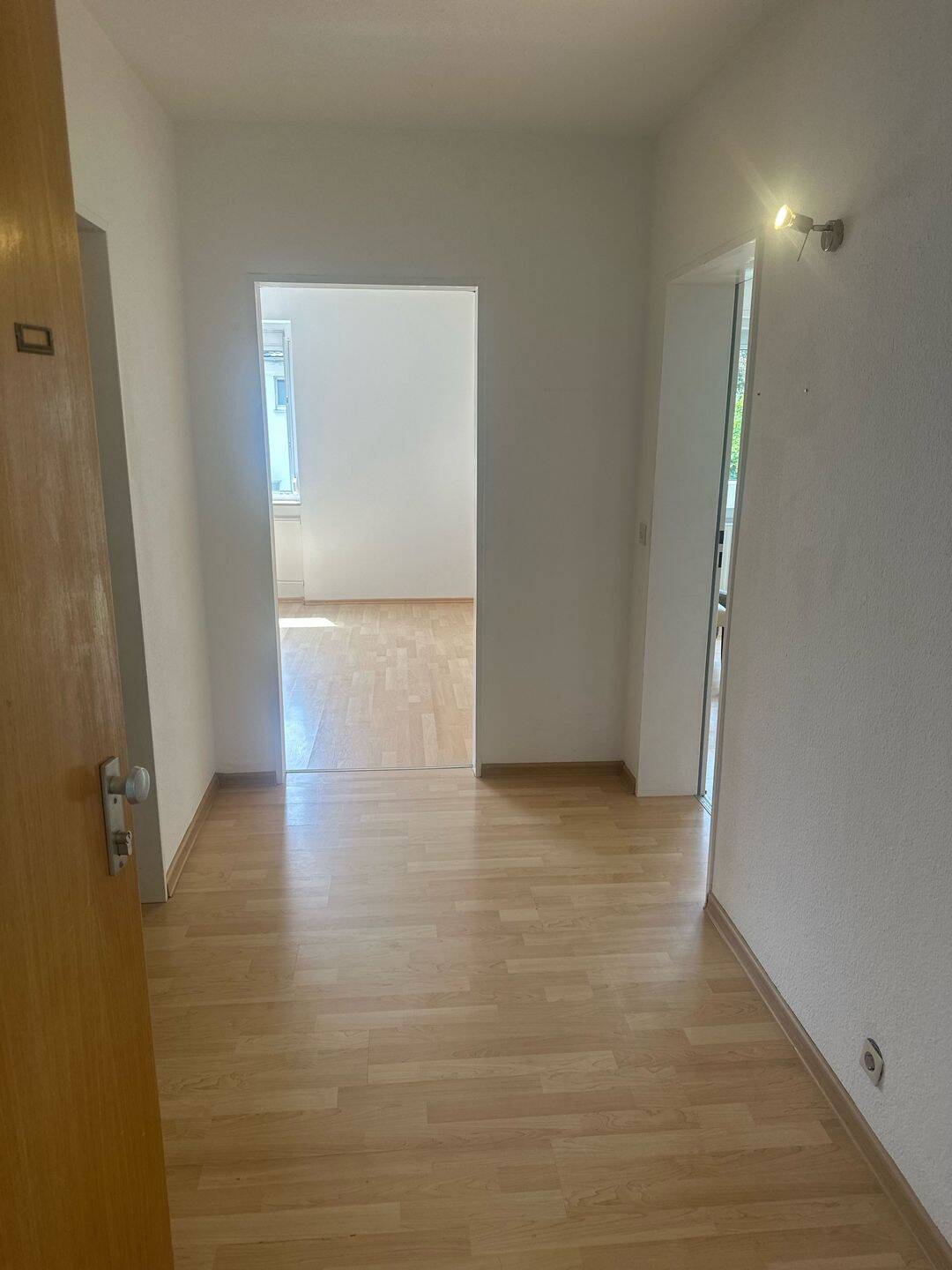 Stadtnahe 2-Zimmer Wohnung mit EBK in TOP-Lage mit Stellplatz und Süd-Balkon, 89522 Heidenheim an der Brenz