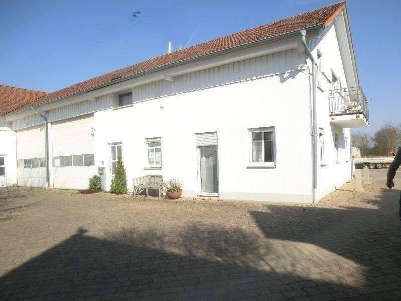 Reihenendhaus – renoviert und auf Wunsch erweiterungsfähig, 97464 Niederwerrn