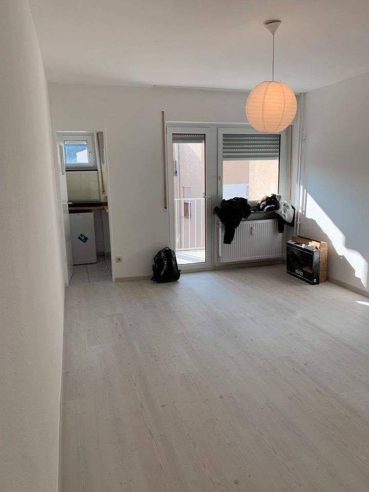 1ZW STUDIO BALKON KÜCHE BAD NÄHE UNIKLINIK LAUFNÄHE ROSSMANN EIFLER REWE PENNY TEDI S BAHN LYONERSTR BUSSE/BAHN SCHWANHEIMERSTR 75 RUHIGE LAGE, 60528 Frankfurt am Main (Niederrad Sachsenhausen Schwanheim)