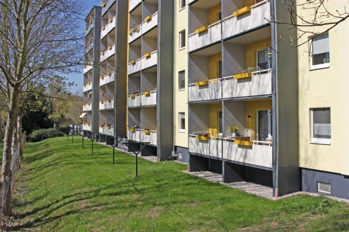 Alles wird neu – schöne 3-Raumwohnung mit Aufzug und Balkon, 7552 Gera (Bieblach-Ost Langenberg Roschütz Stublach)