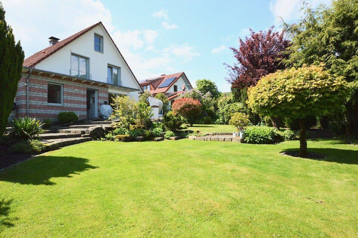 Modernes Zuhause für die Familie mit traumhaftem Garten in bester Wohnlage, 33014 Bad Driburg