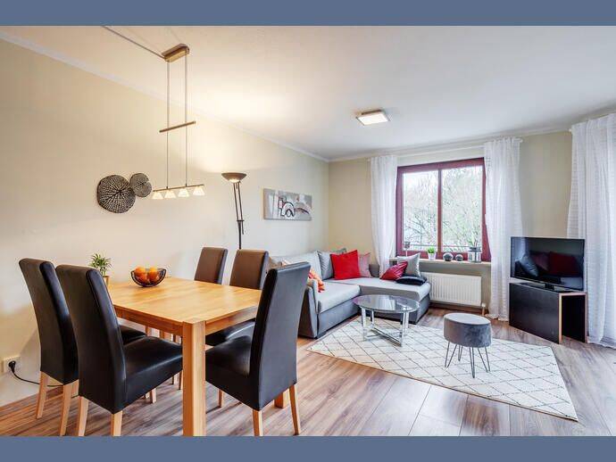 Möbliert: Großzügige 1,5-Zimmer Wohnung mit Balkon, 81543 München (Au-Haidhausen Untergiesing-Harlaching)