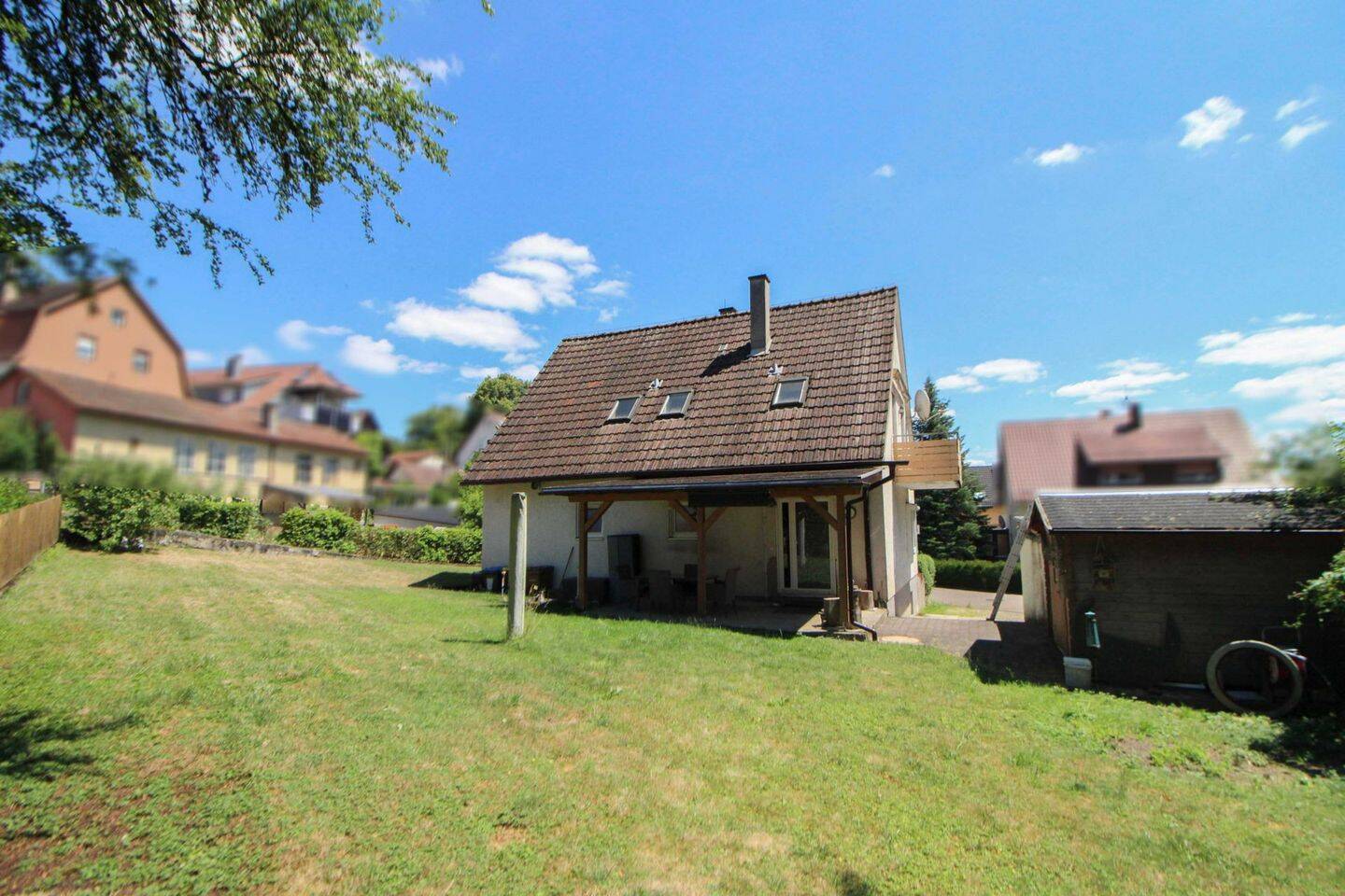 Ein- oder Zweifamilienhaus mit großem Garten, Garage & viel Potenzial in ruhiger Lage von Lindental, 73635 Rudersberg