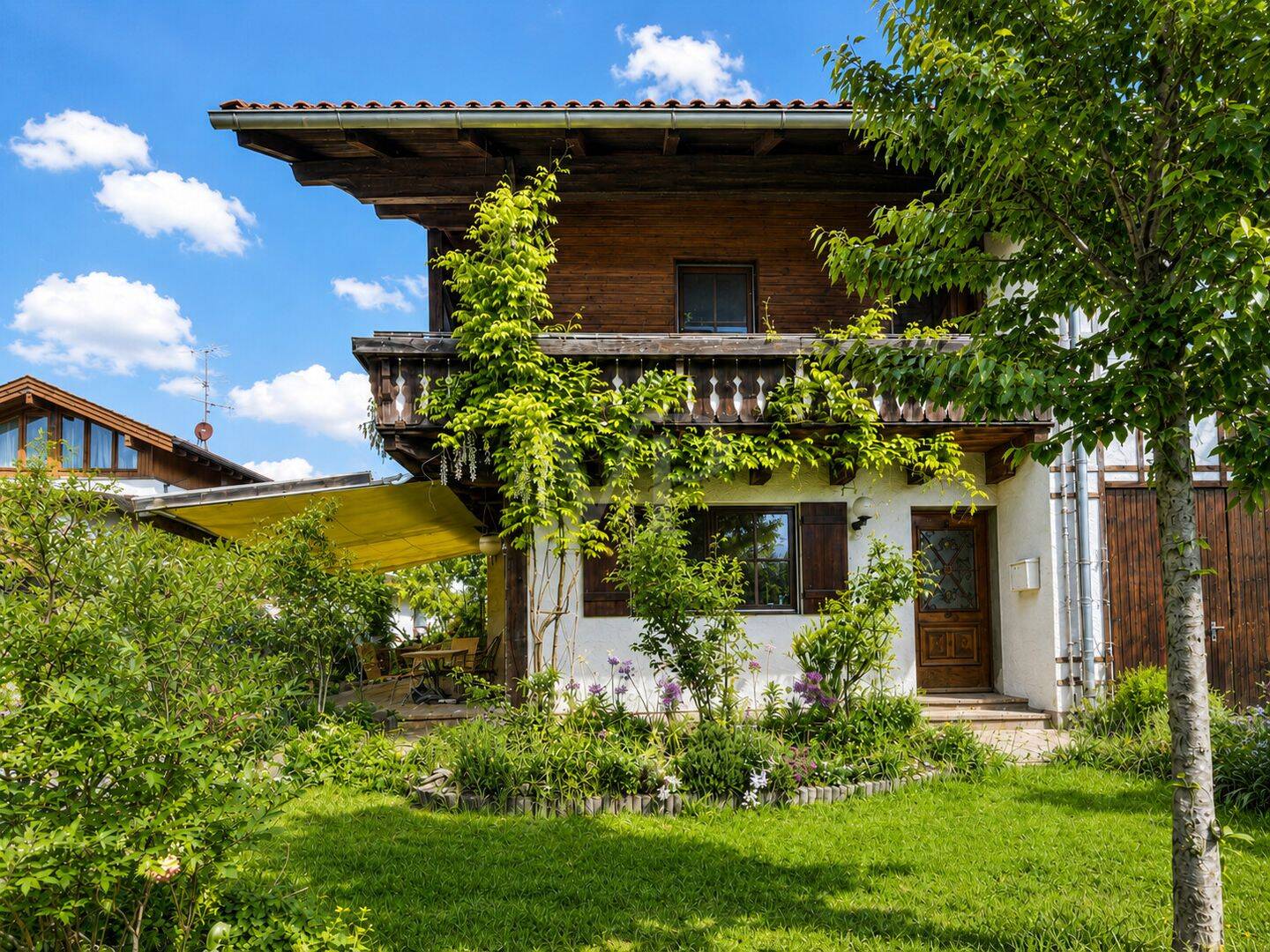 Ein Stockwerk für Jeden – Große DHH mit Gartenidylle und Bachlauf, 83128 Halfing