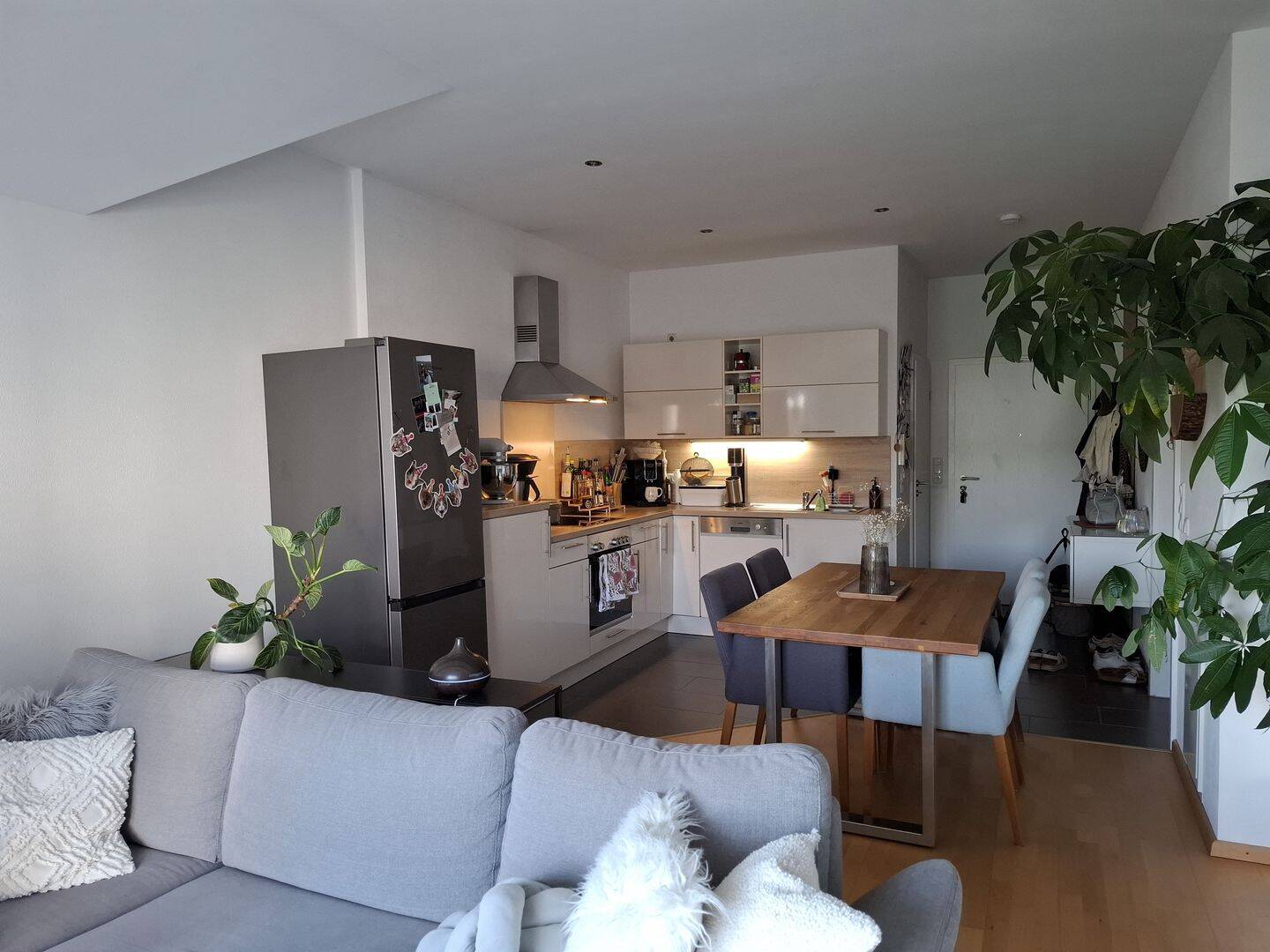 Moderne, gepflegte 2-Zimmer-Wohnung mit großem Balkon in Deggendorf zu vermieten., 94469 Deggendorf