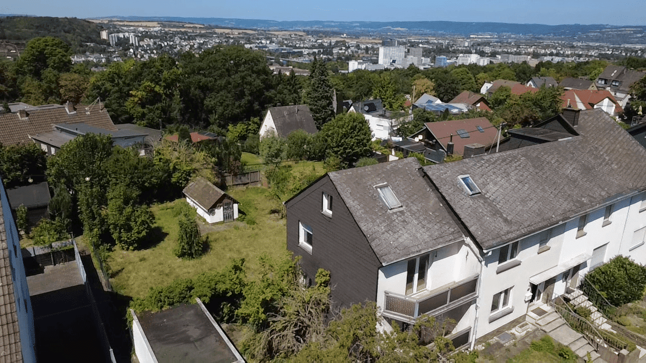 Sanierungsbedürftiges Einfamilienhaus mit großem Garten in begehrter Lage, 56075 Koblenz (Karthause Mitte Oberwerth Stolzenfels Süd)