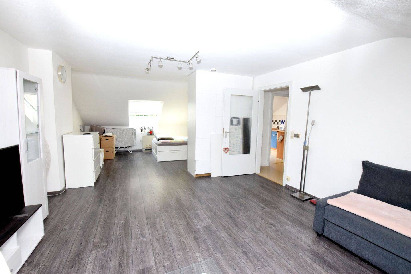 Gemütliche 1-Zimmer-Dachgeschoss-Wohnung in zentraler Lage von Hürth Alstädten-Burbach, 50354 Hürth