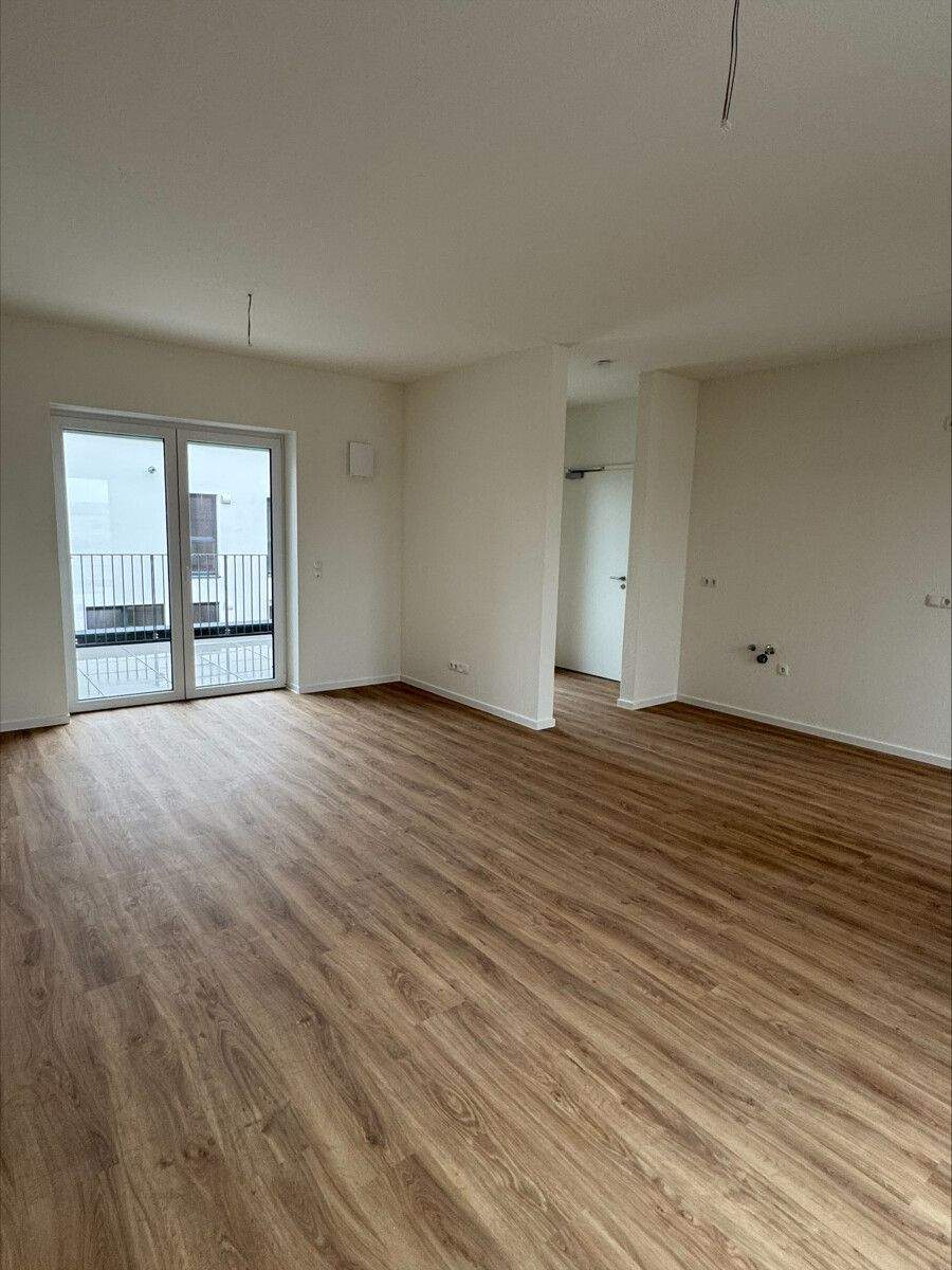 Sonne den ganzen Tag – 3-Zimmer Wohnung mit zwei Dachterrassen und Einbauküche am Oldenburger Fliegerhorst ! – 26127 Oldenburg (Oldb) – Bild 1 von 12