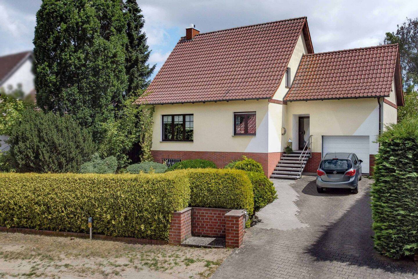 Einfamilienhaus 142m² + ZFH vermietet 87m², 17213 Malchow