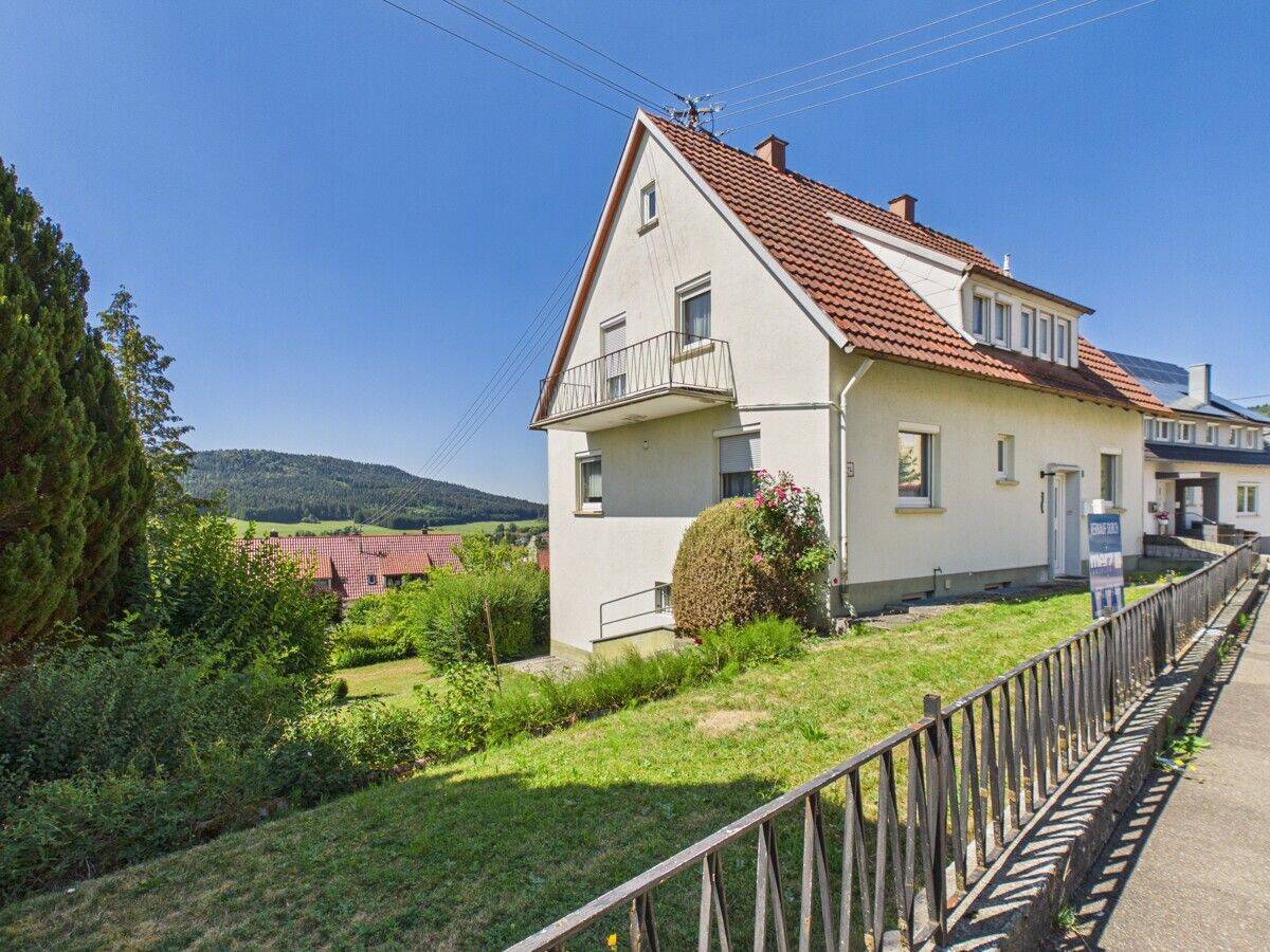 Einfamilienhaus in toller Aussichtslage von Wehingen, 78564 Wehingen