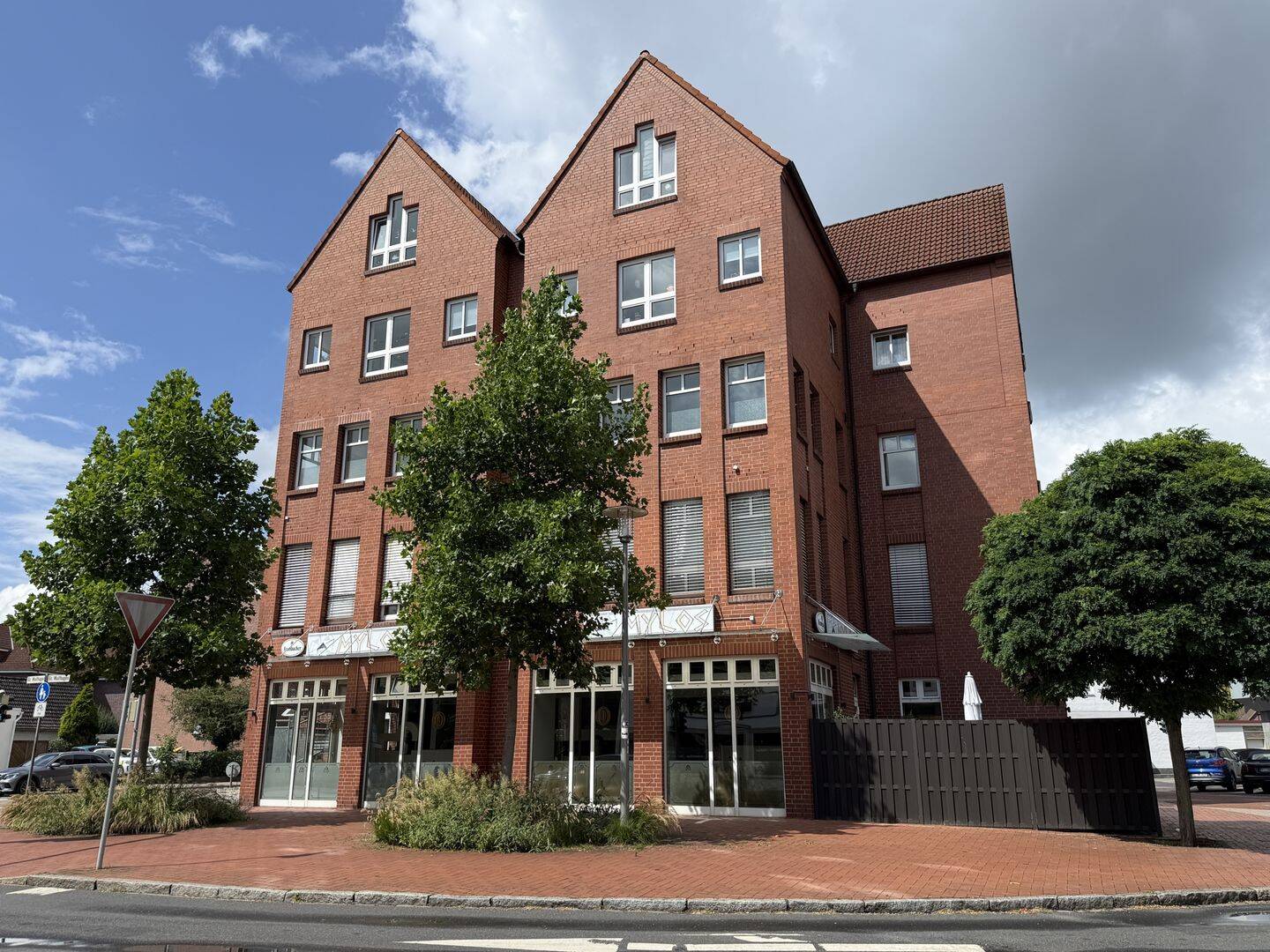 2 Zimmer-Dachgeschosswohnung mit Fahrstuhl, 25436 Uetersen