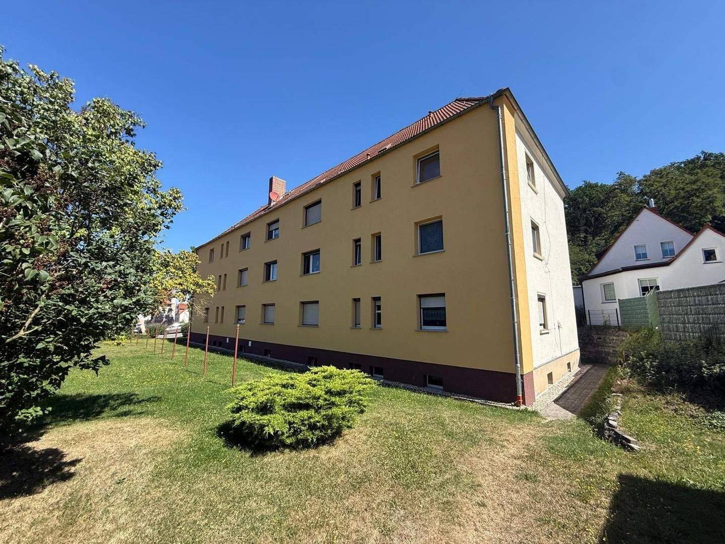 Schöne 2 R. WE im 2.OG saniert in Teuchern zu vermieten