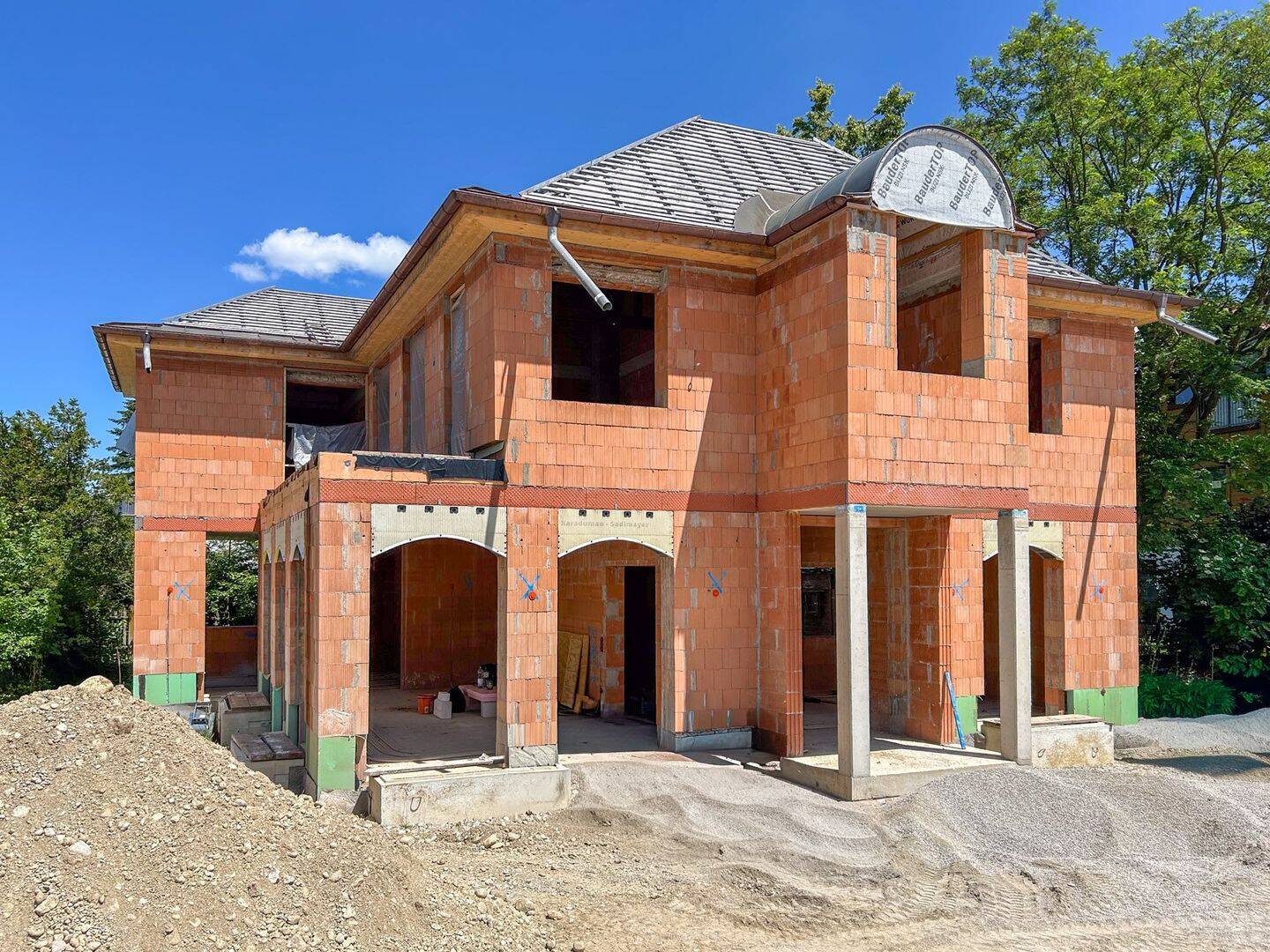 AIGNER – Exklusive Rohbau-Villa mit viel Raum für individuelle Wohnideen, 82131 Gauting