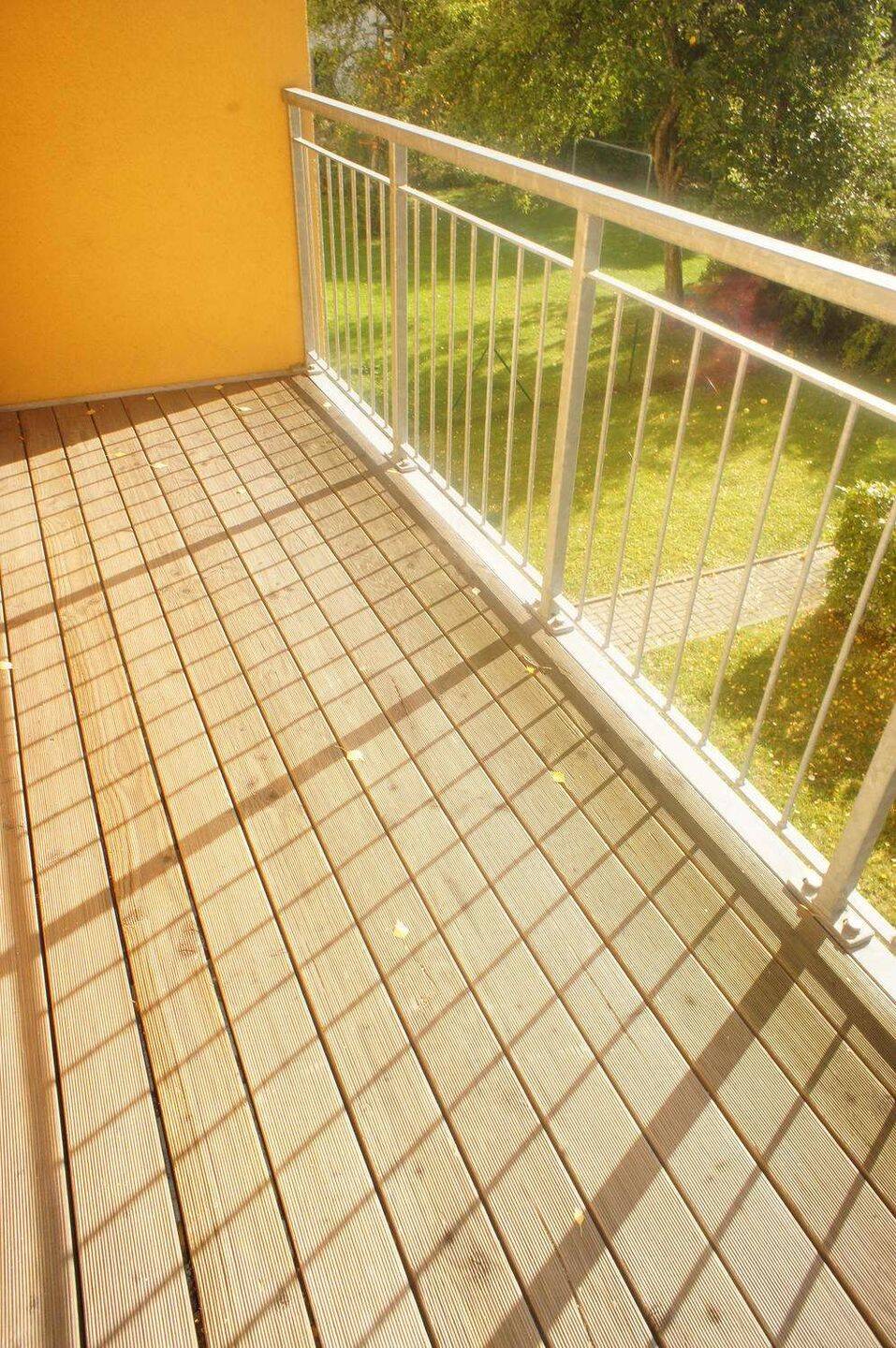 Frei ab 1.11.26 – 2. OG – Laminat – sonniger Balkon an der Küche !, 9113 Chemnitz