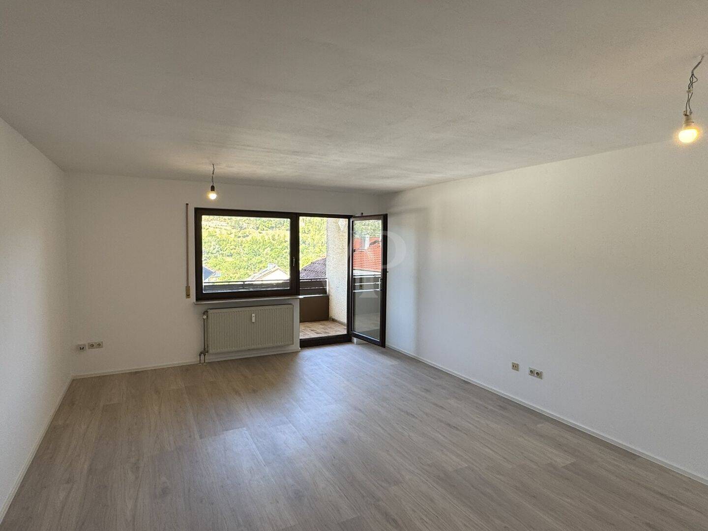 Frisch renovierte, bezugsfertige Wohnung mit Balkon !, 97980 Bad Mergentheim