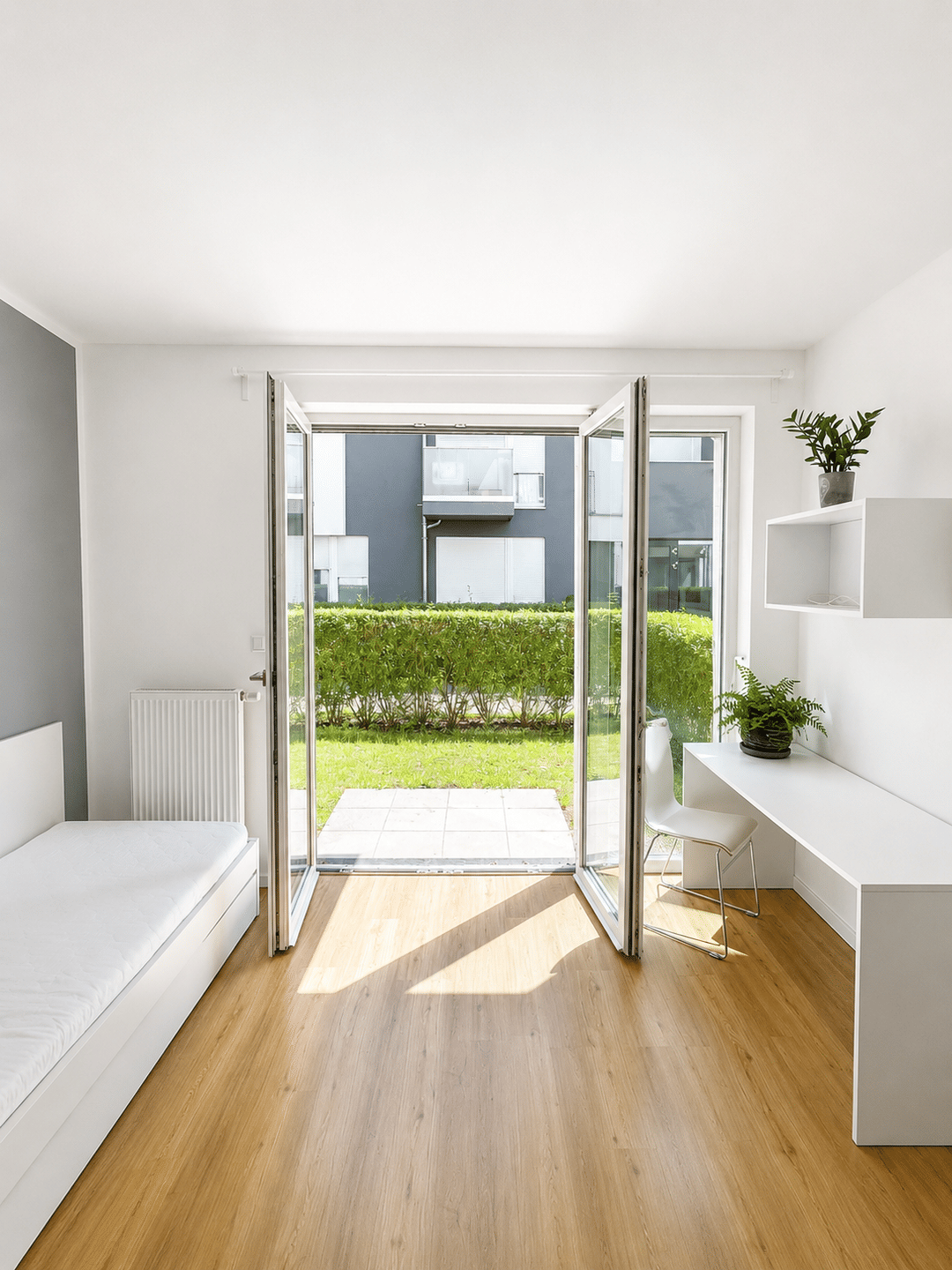 Helles möbliertes Apartment mit eigner Terrasse und ALL-IN-Miete am Campus Babelsberg, 14482 Potsdam (Babelsberg Nord Babelsberg Süd Klein Glienicke)