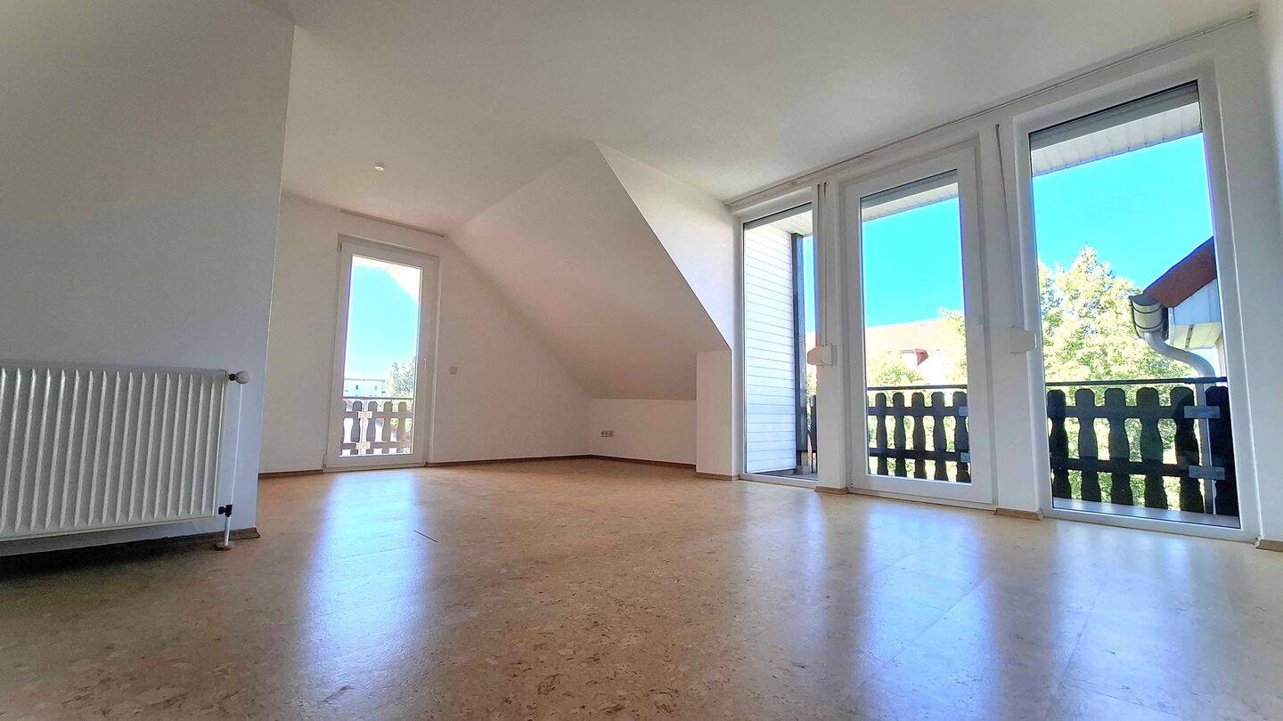 Charlottenlust in bester Gesellschaft! 2,5 Zimmer-Maisonette, 86 m², 2 Balkone, eig. Stellplatz