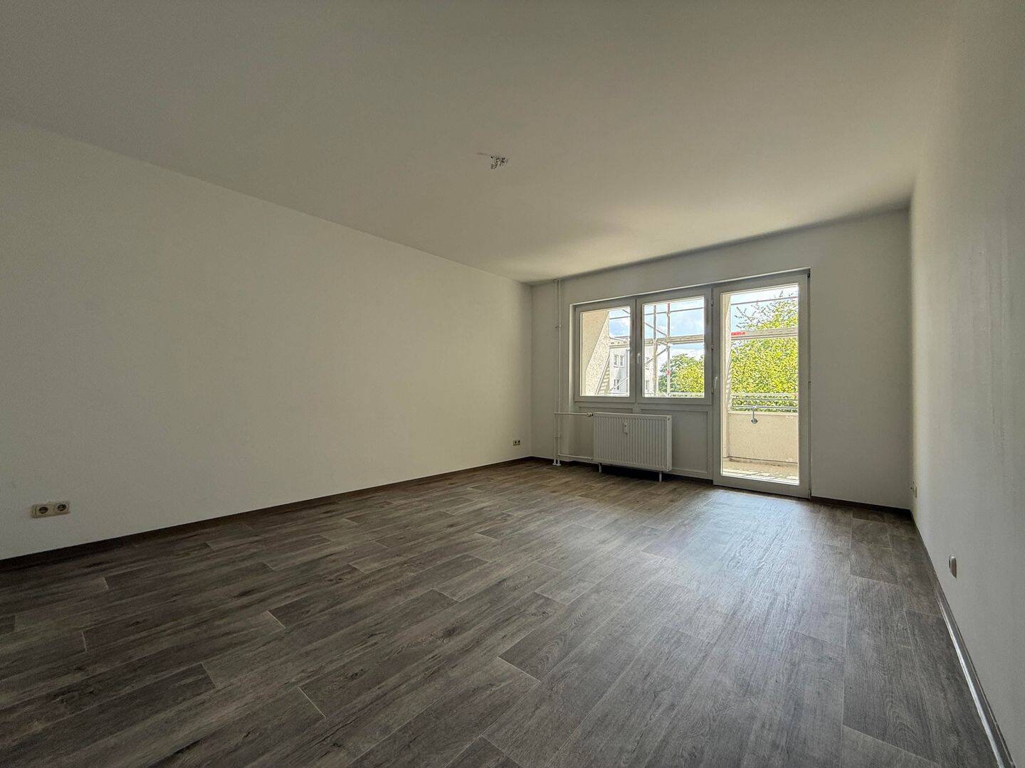 Großzügig geschnittene 3-Zimmer-Eigentumswohnung mit Balkon in Baunatal, 34225 Baunatal