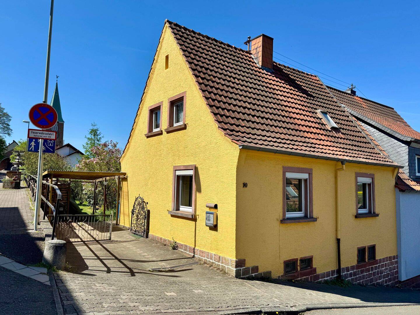 Schopp – Kleines Einfamilienhaus mit schönem Garten und Carport, 67707 Schopp