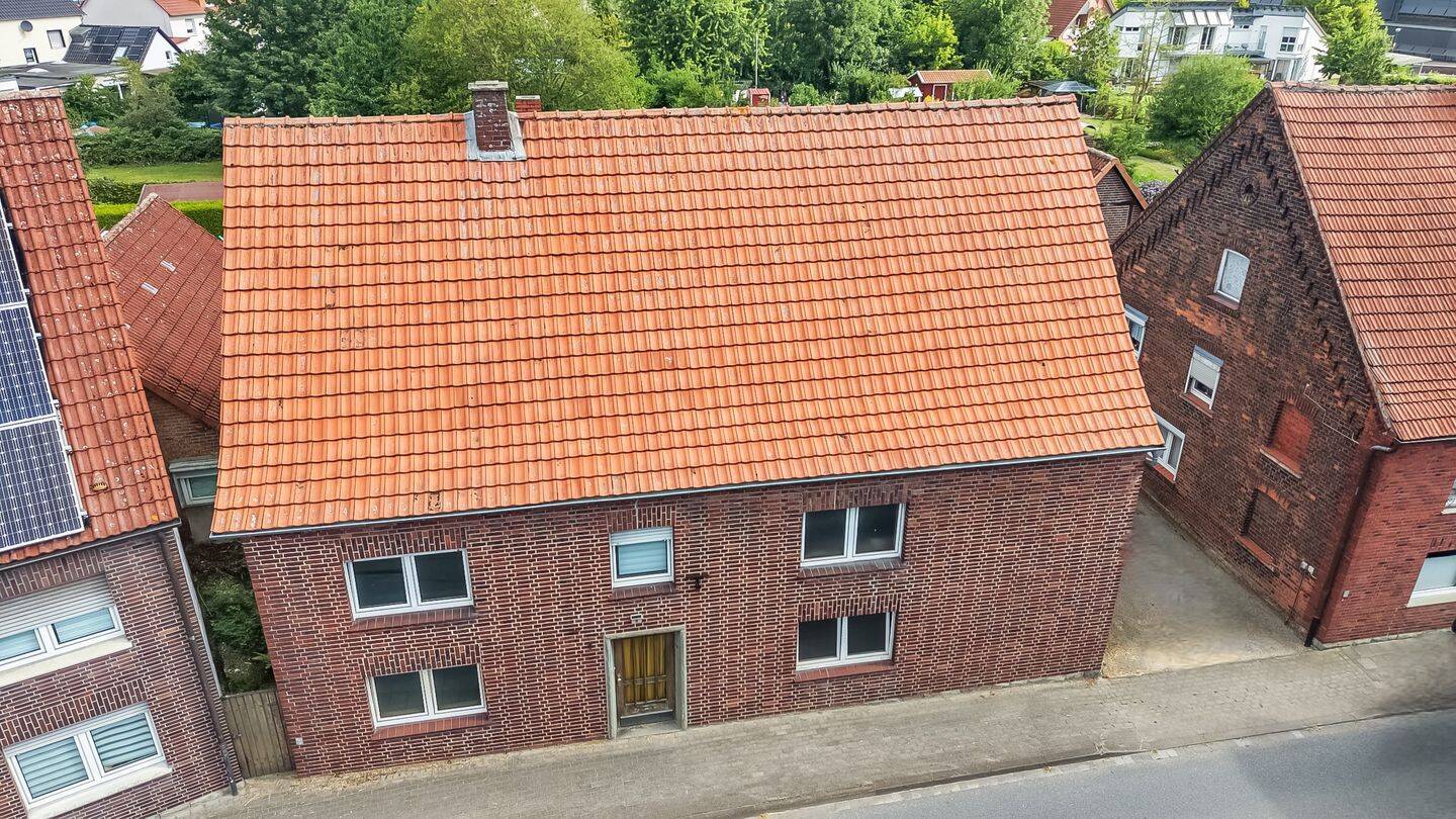 Zentrales Einfamilienhaus mit Potenzial in Lippetal-Herzfeld – optional mit zusätzlichem Grundstück, 59510 Lippetal