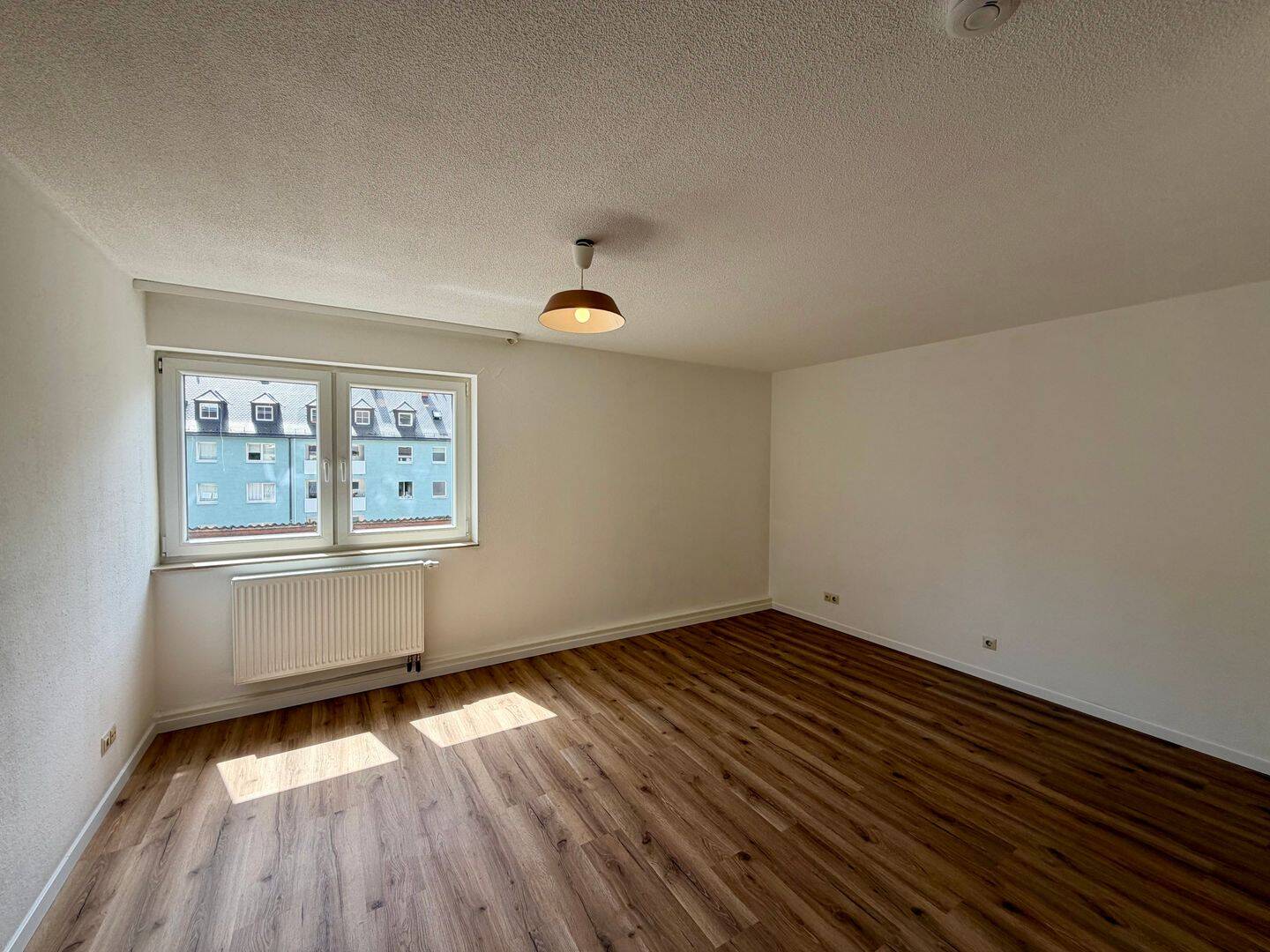 Bezugsfreie 1-Zimmer-Studentenwohnung in zentraler Lage von Freiburg-Oberau, 79102 Freiburg im Breisgau (Oberau Waldsee Wiehre)