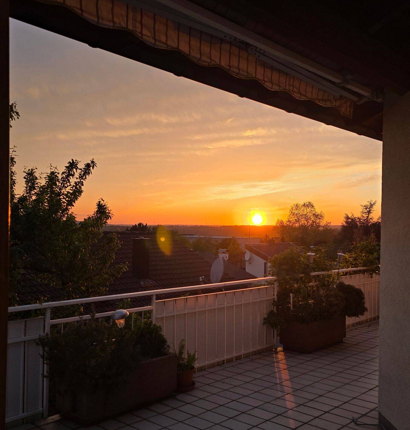 Großzügige 3-Zimmer-Wohnung mit Südbalkon und Kaminofen – gehobener Wohnkomfort wie im Einfamilienhaus, 74081 Heilbronn (Horkheim Klingenberg Sontheim)