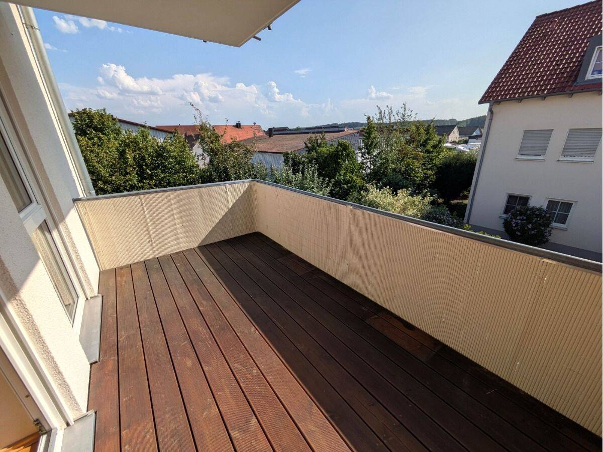 Kümmersbruck: Helle 3 Zimmerwohnung mit Balkon, 92245 Kümmersbruck