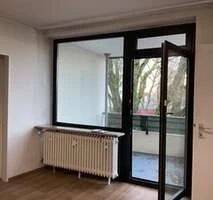 Schöne 2 Zimmer Wohnung im Grünen mit Balkon, 41462 Neuss